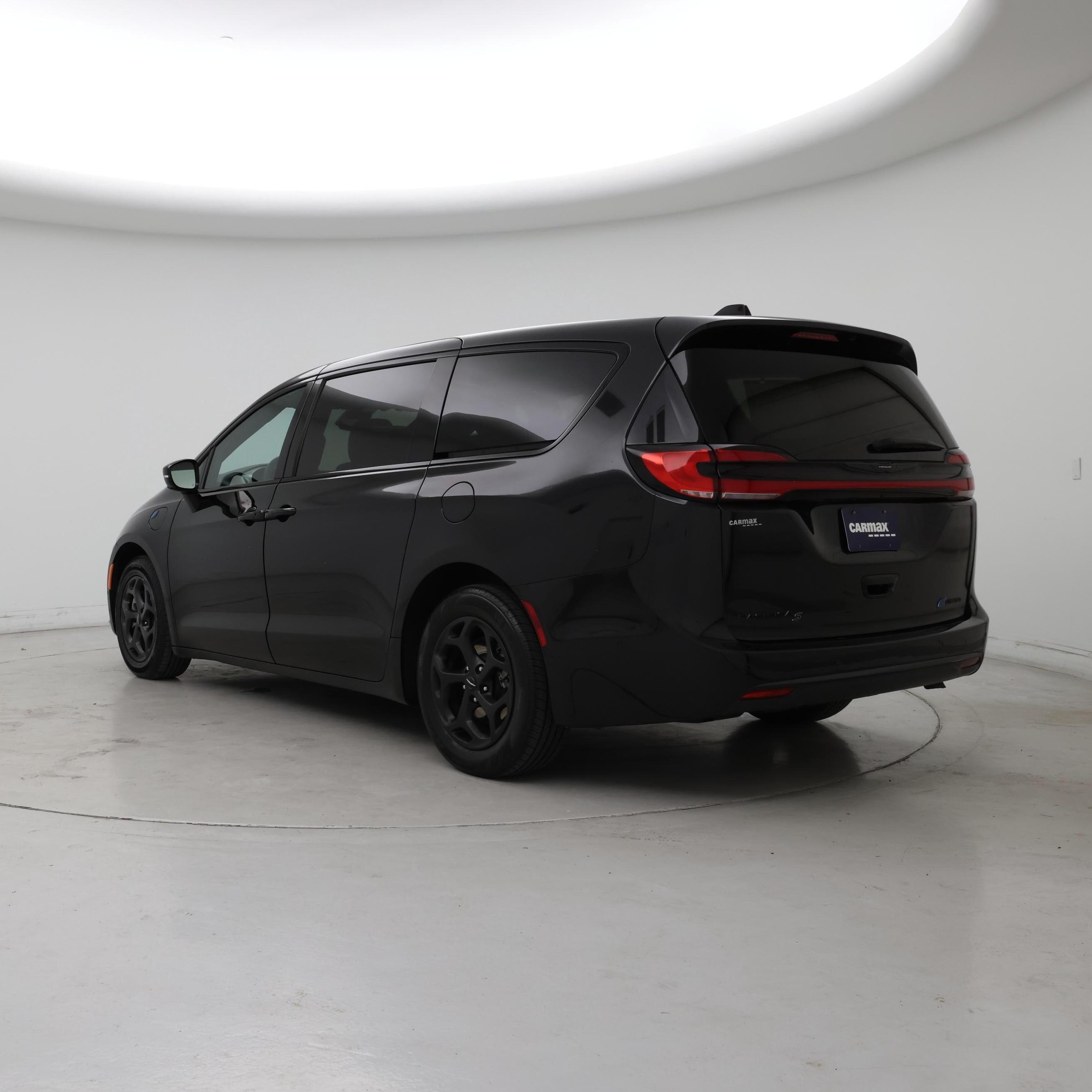 Thumbnail: 2023 Chrysler Pacifica - 2