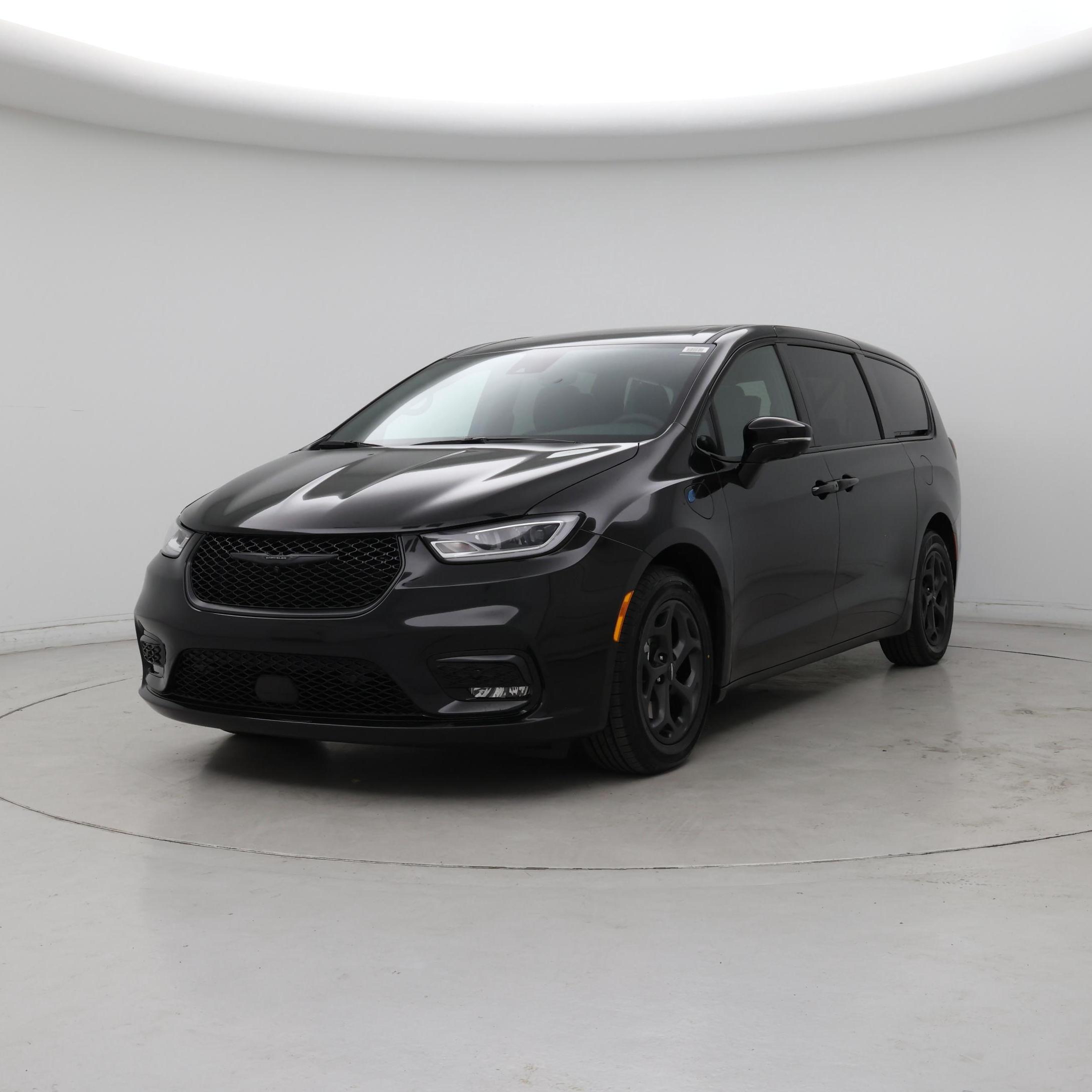 Thumbnail: 2023 Chrysler Pacifica - 4
