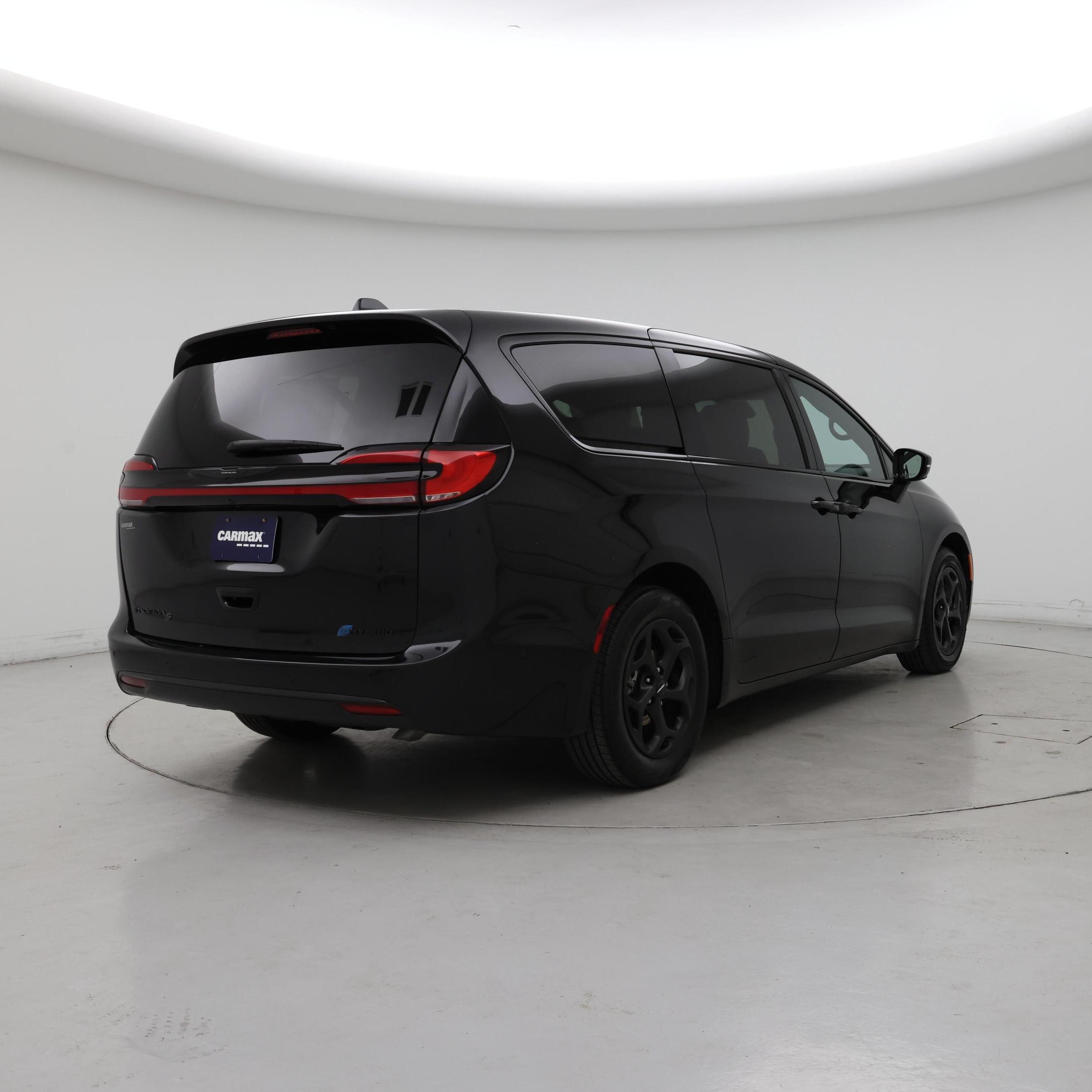 Thumbnail: 2023 Chrysler Pacifica - 8