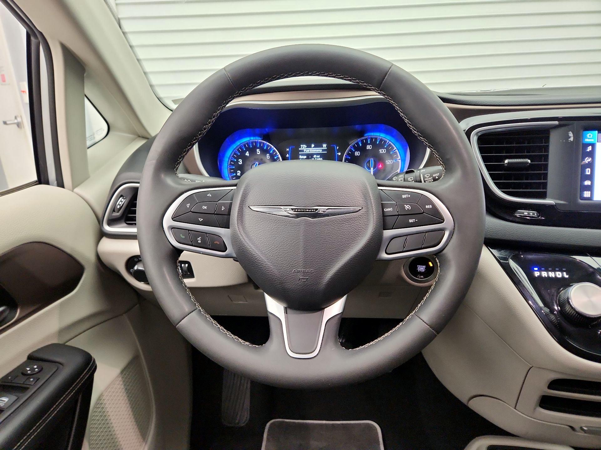 Thumbnail: 2023 Chrysler Voyager - 10