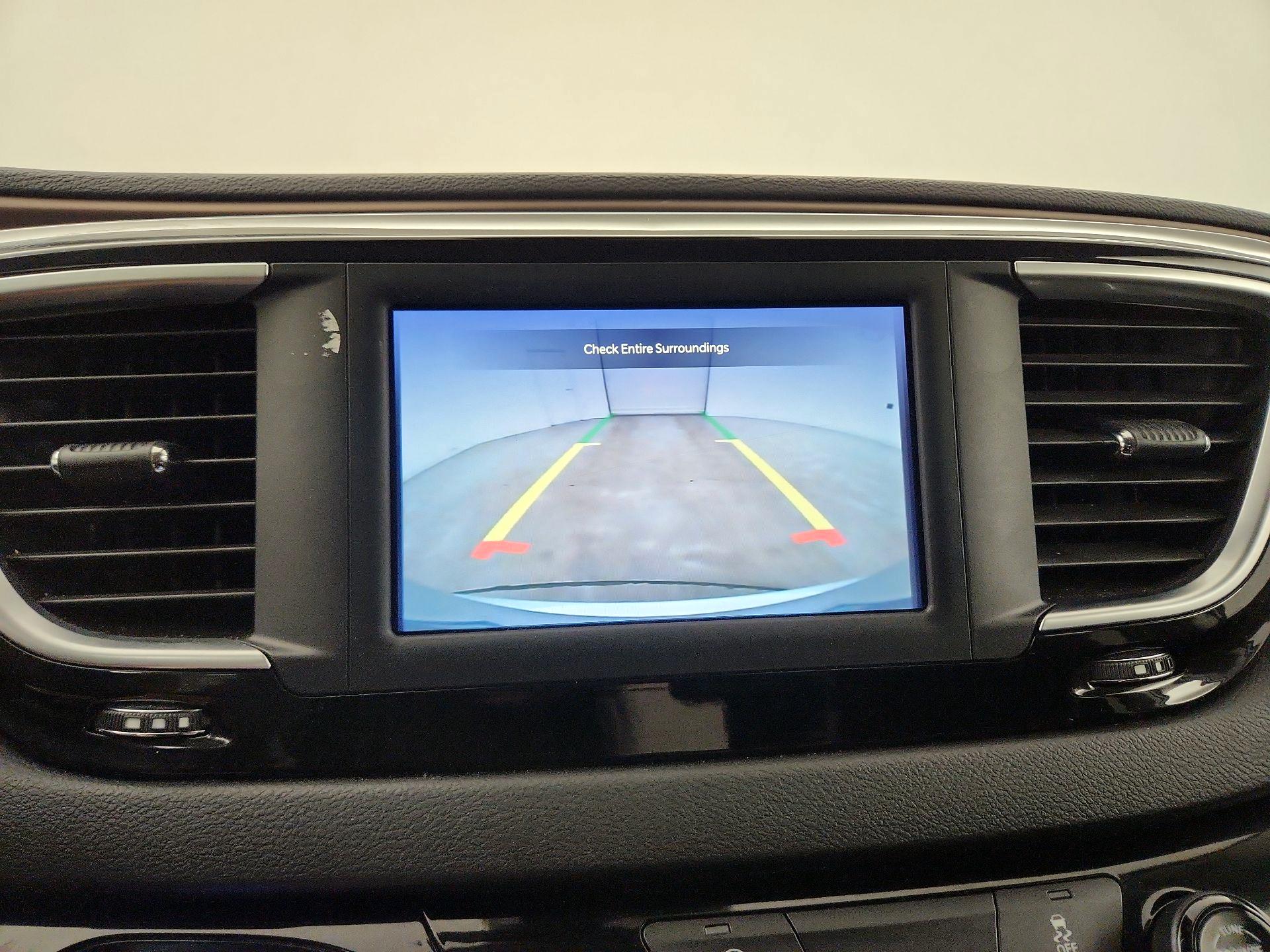 Thumbnail: 2023 Chrysler Voyager - 14