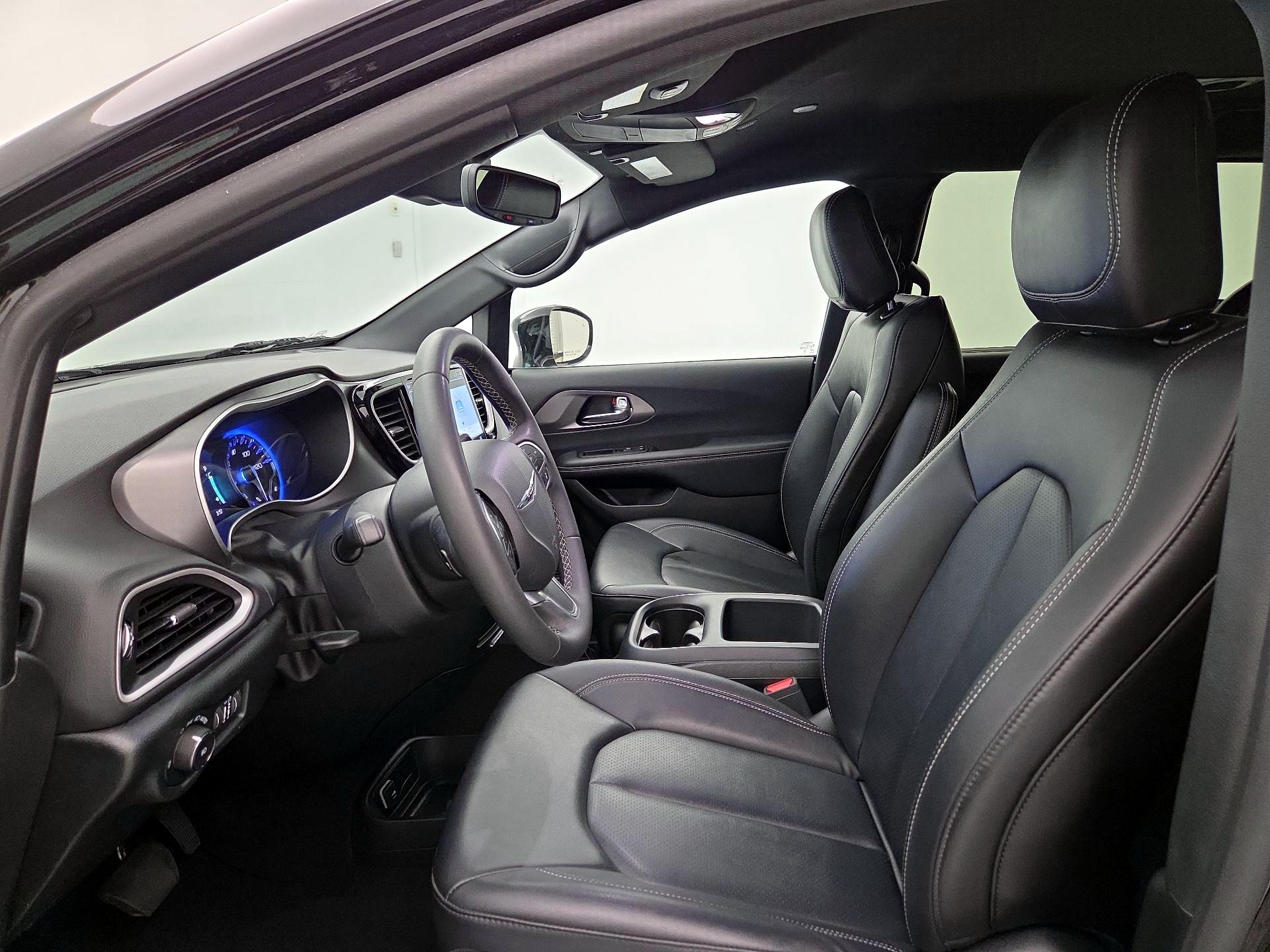 Thumbnail: 2025 Chrysler Pacifica - 11