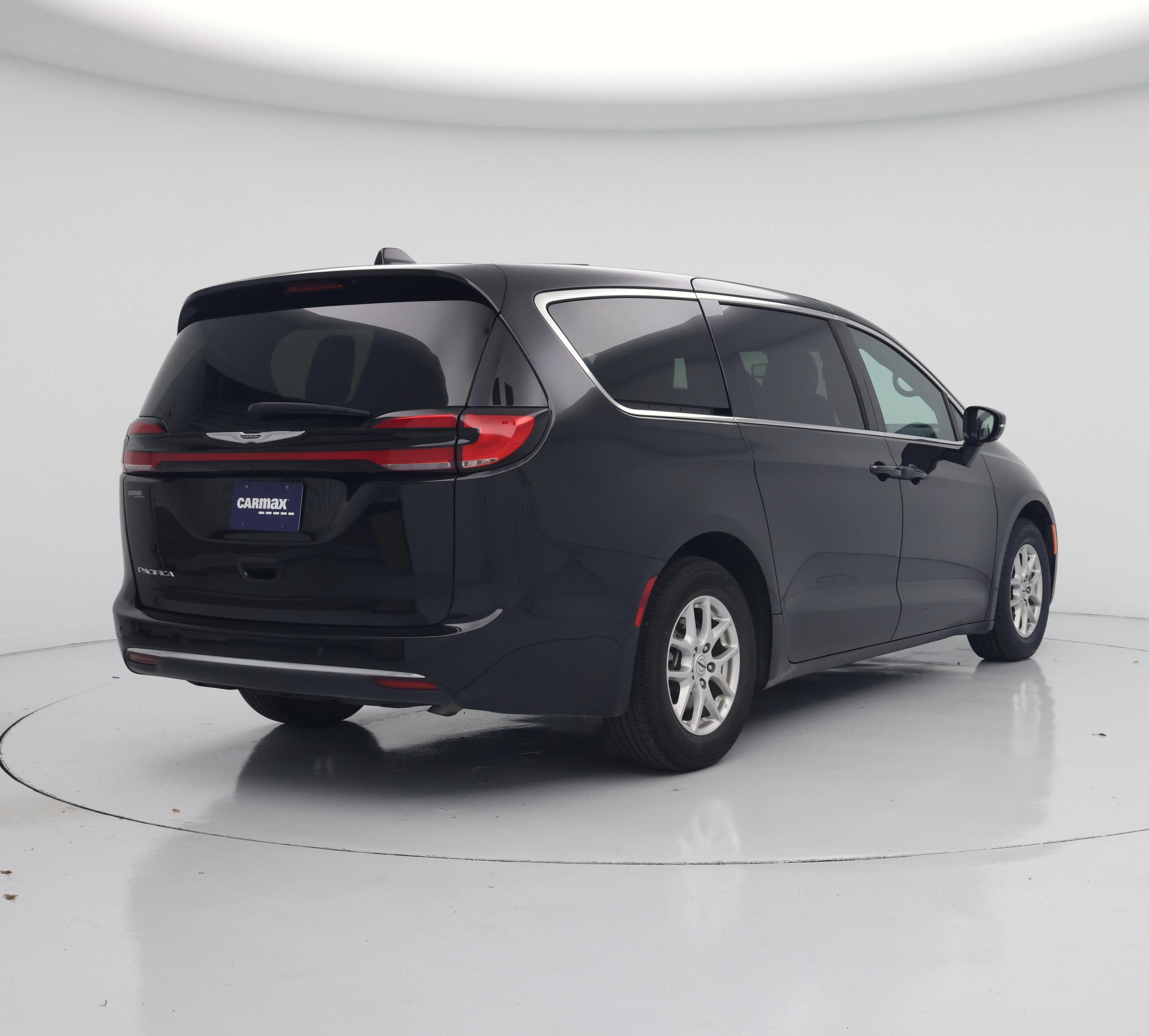 Thumbnail: 2025 Chrysler Pacifica - 8