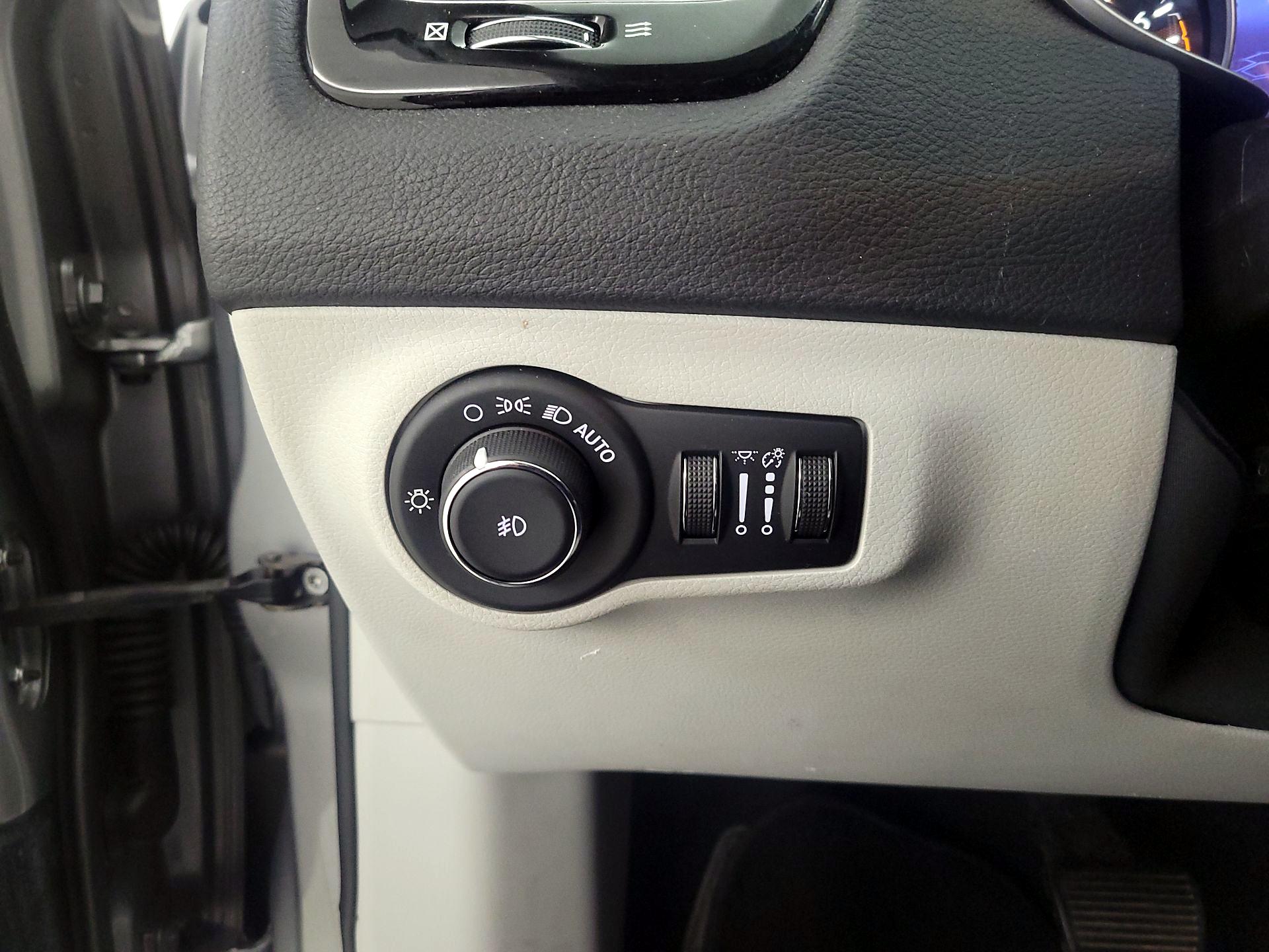 Thumbnail: 2020 Jeep Compass - 13