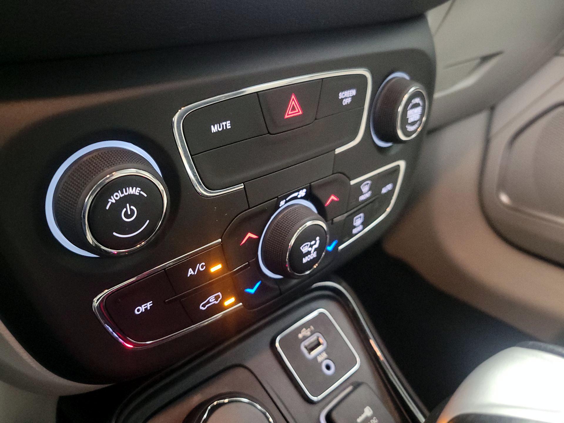 Thumbnail: 2020 Jeep Compass - 16