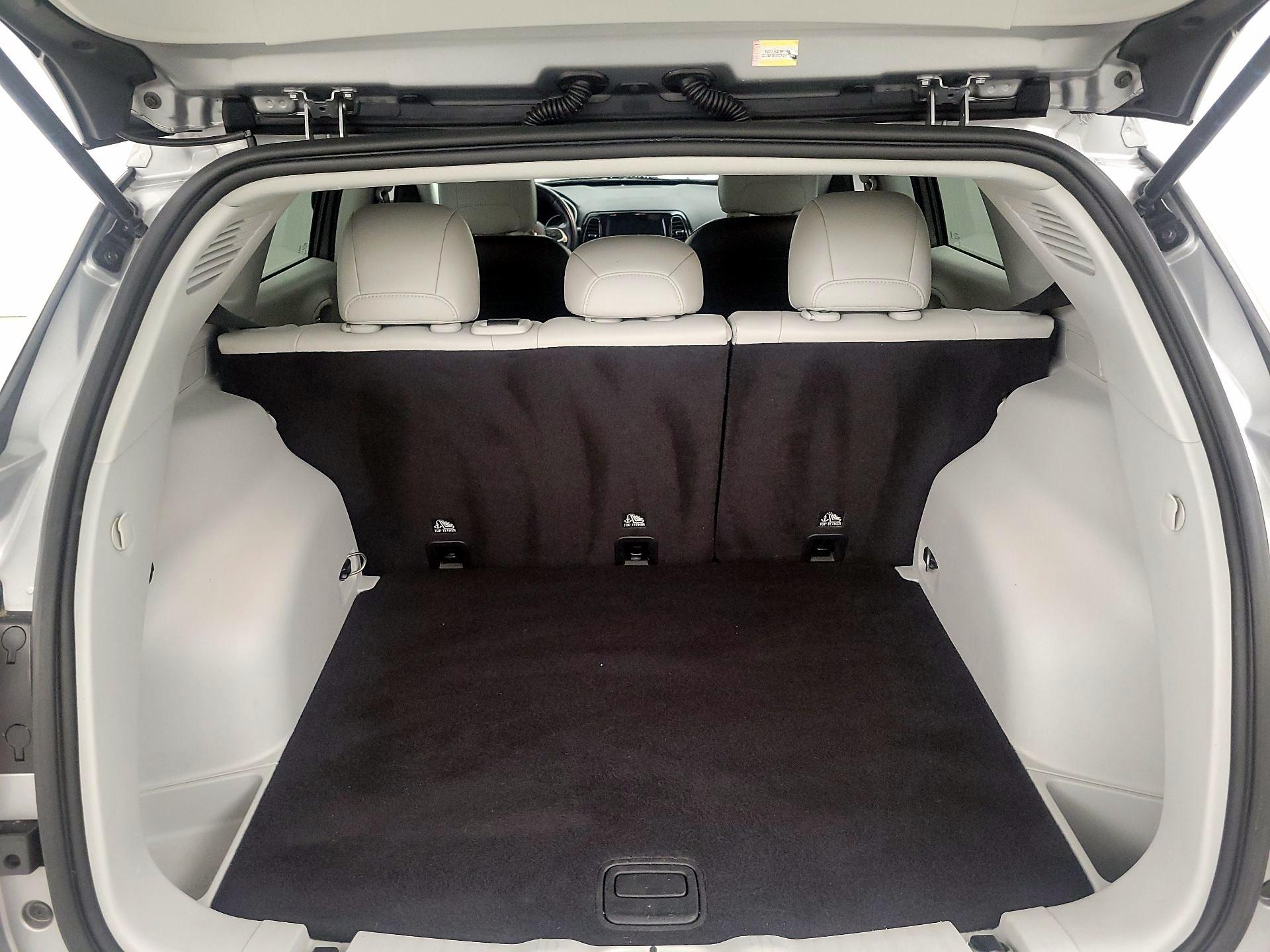Thumbnail: 2020 Jeep Compass - 20