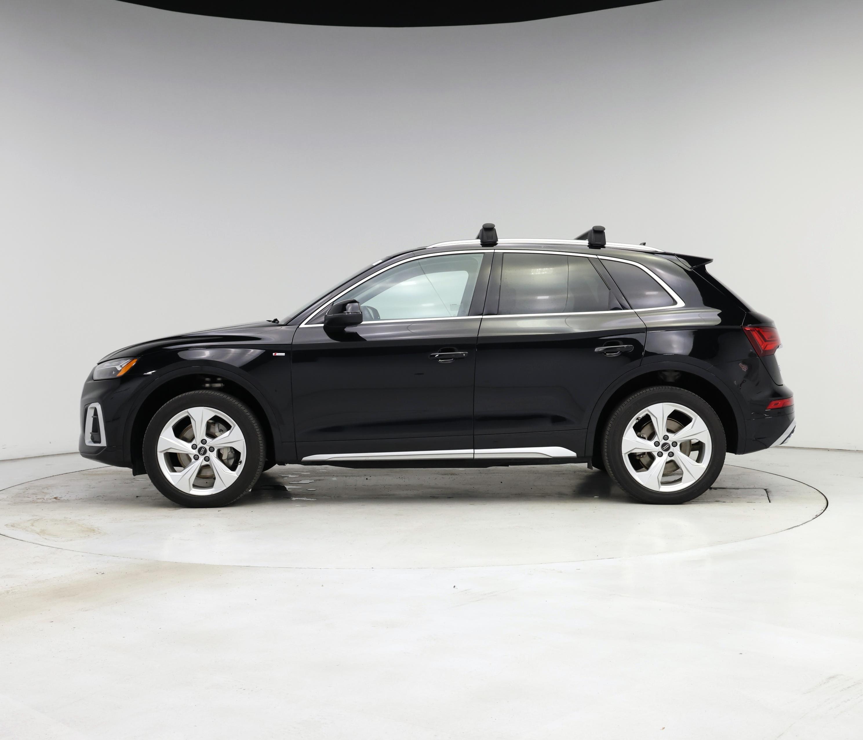 Thumbnail: 2023 Audi Q5 - 3