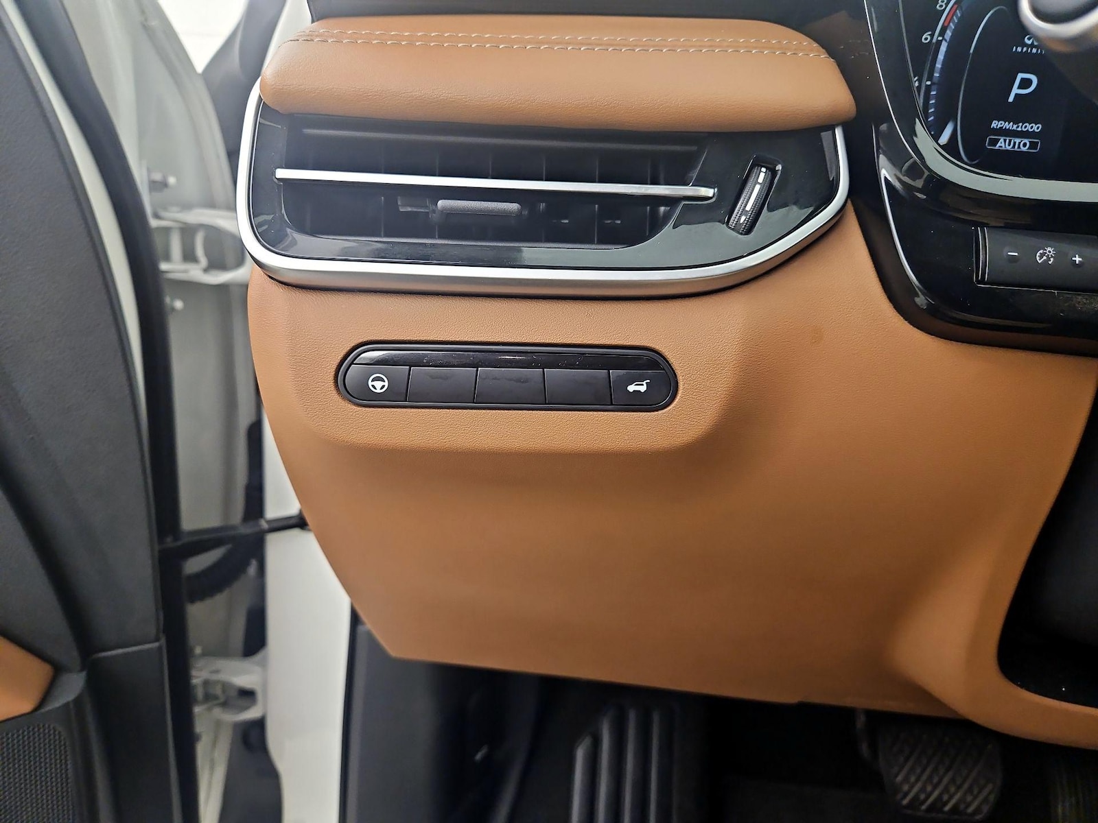 2023 INFINITI QX60 SENSORY - Photo 12