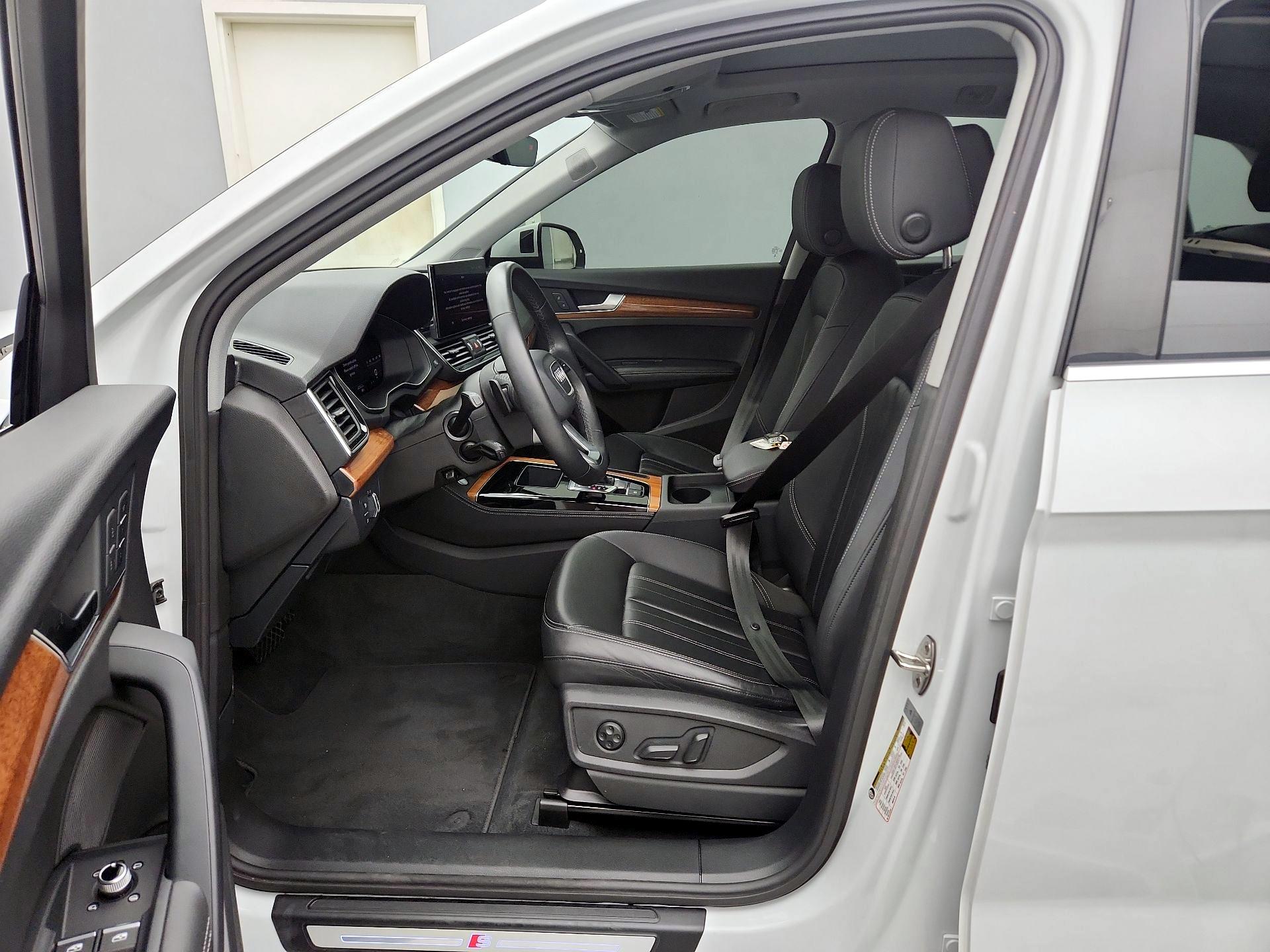 Thumbnail: 2023 Audi Q5 - 11