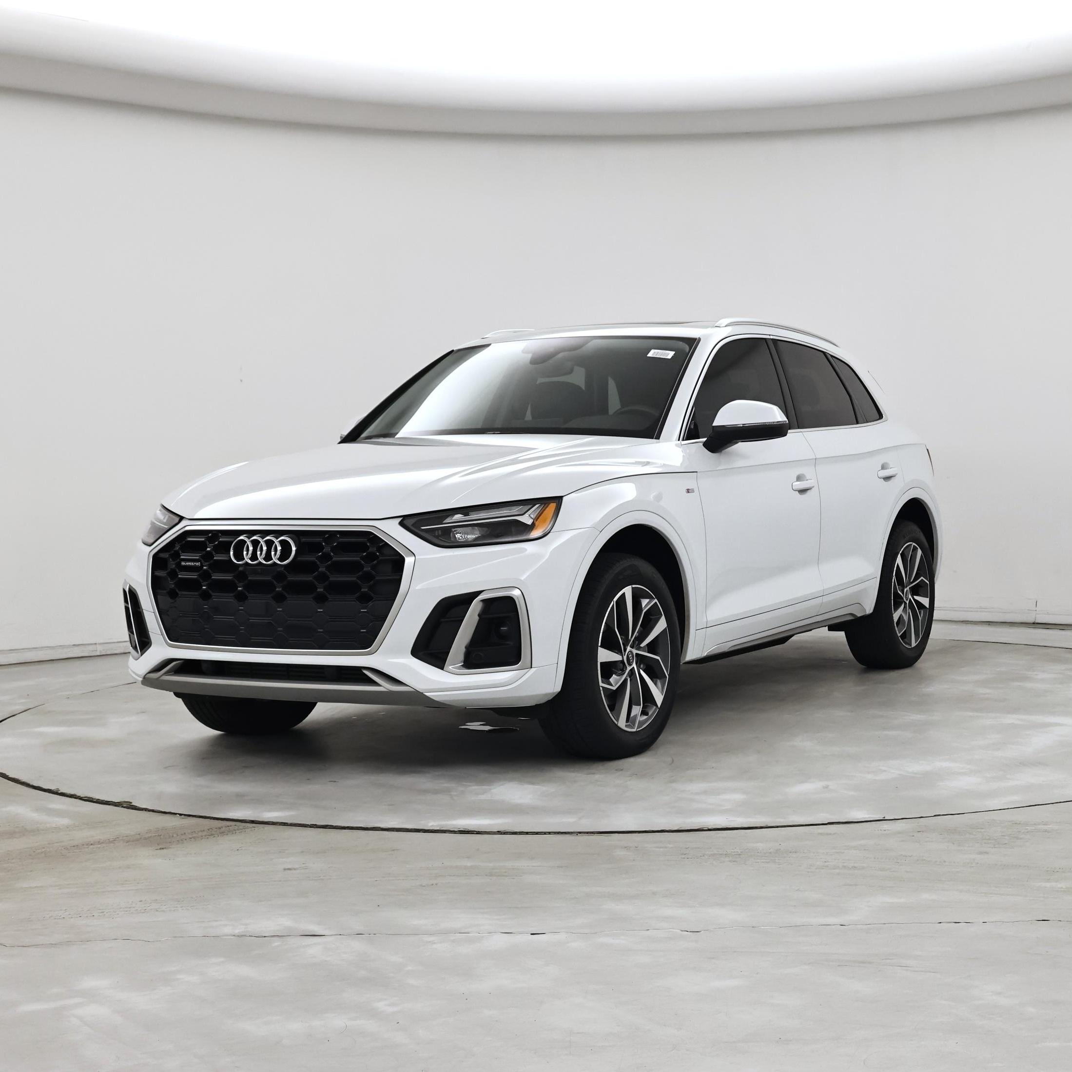 Thumbnail: 2023 Audi Q5 - 4