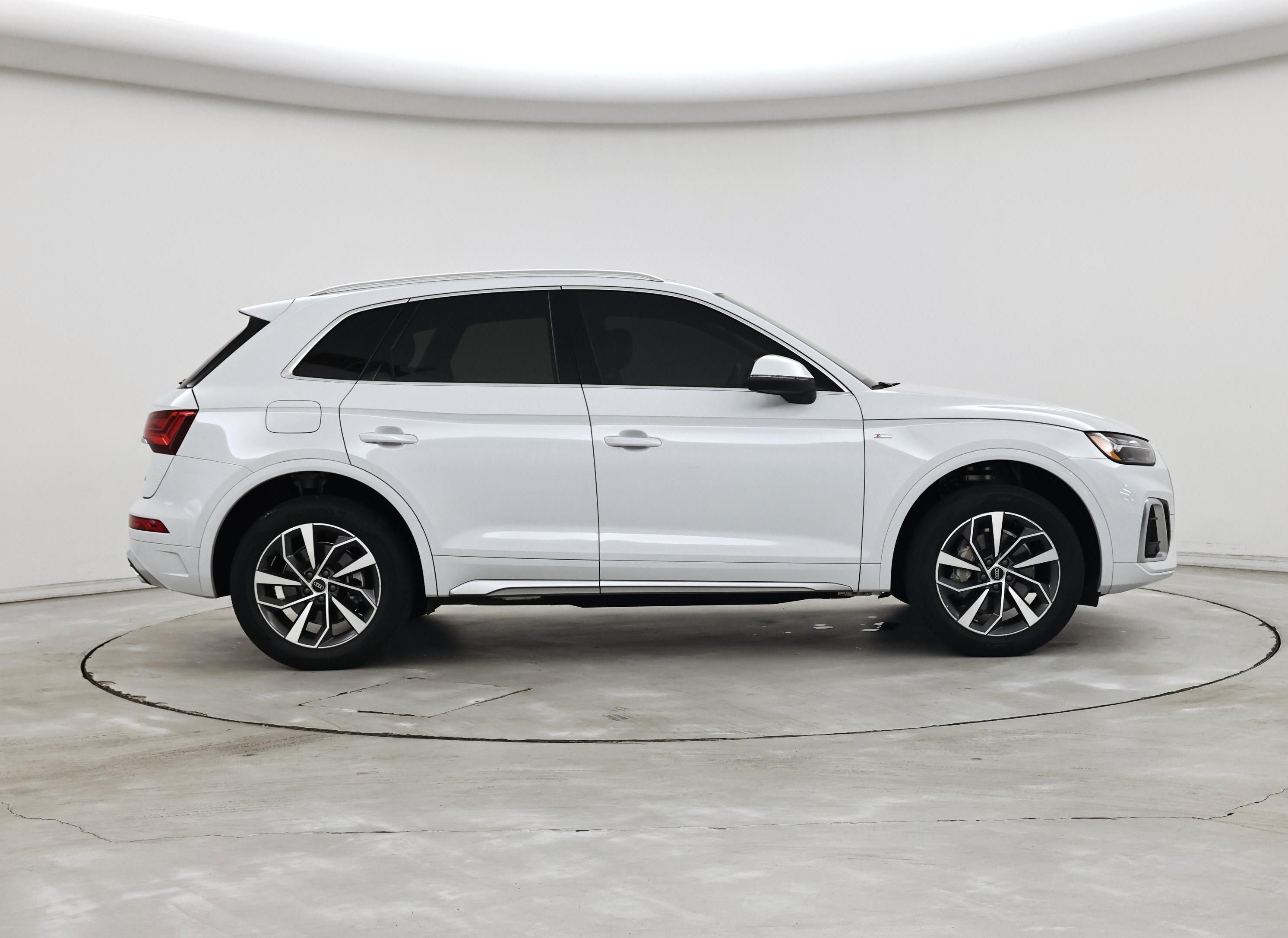 Thumbnail: 2023 Audi Q5 - 7