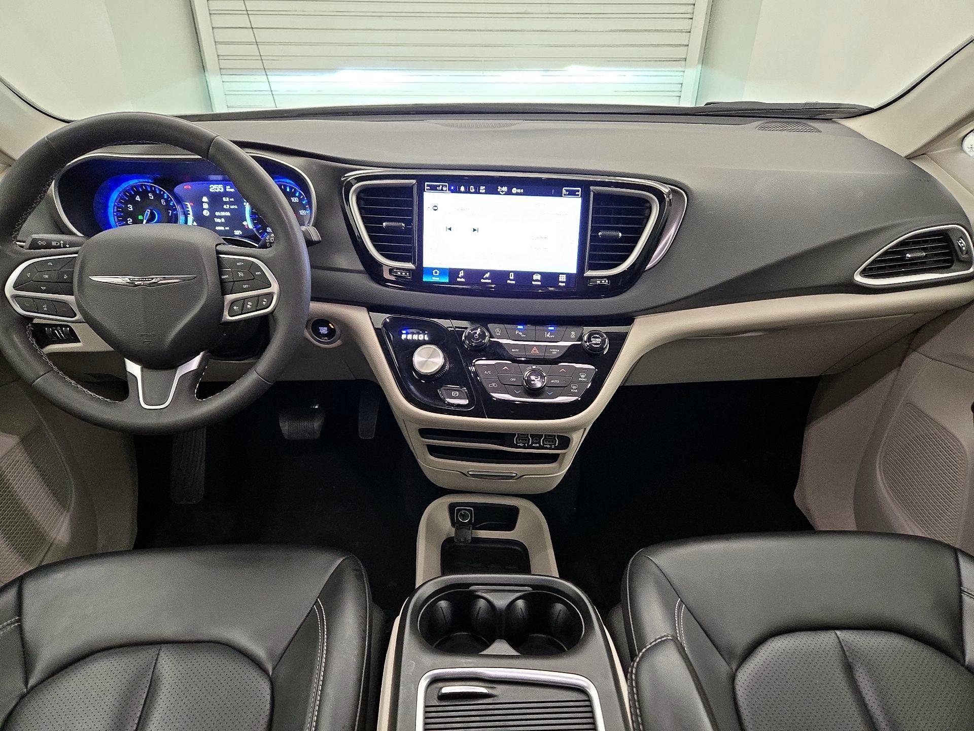 Thumbnail: 2023 Chrysler Pacifica - 9