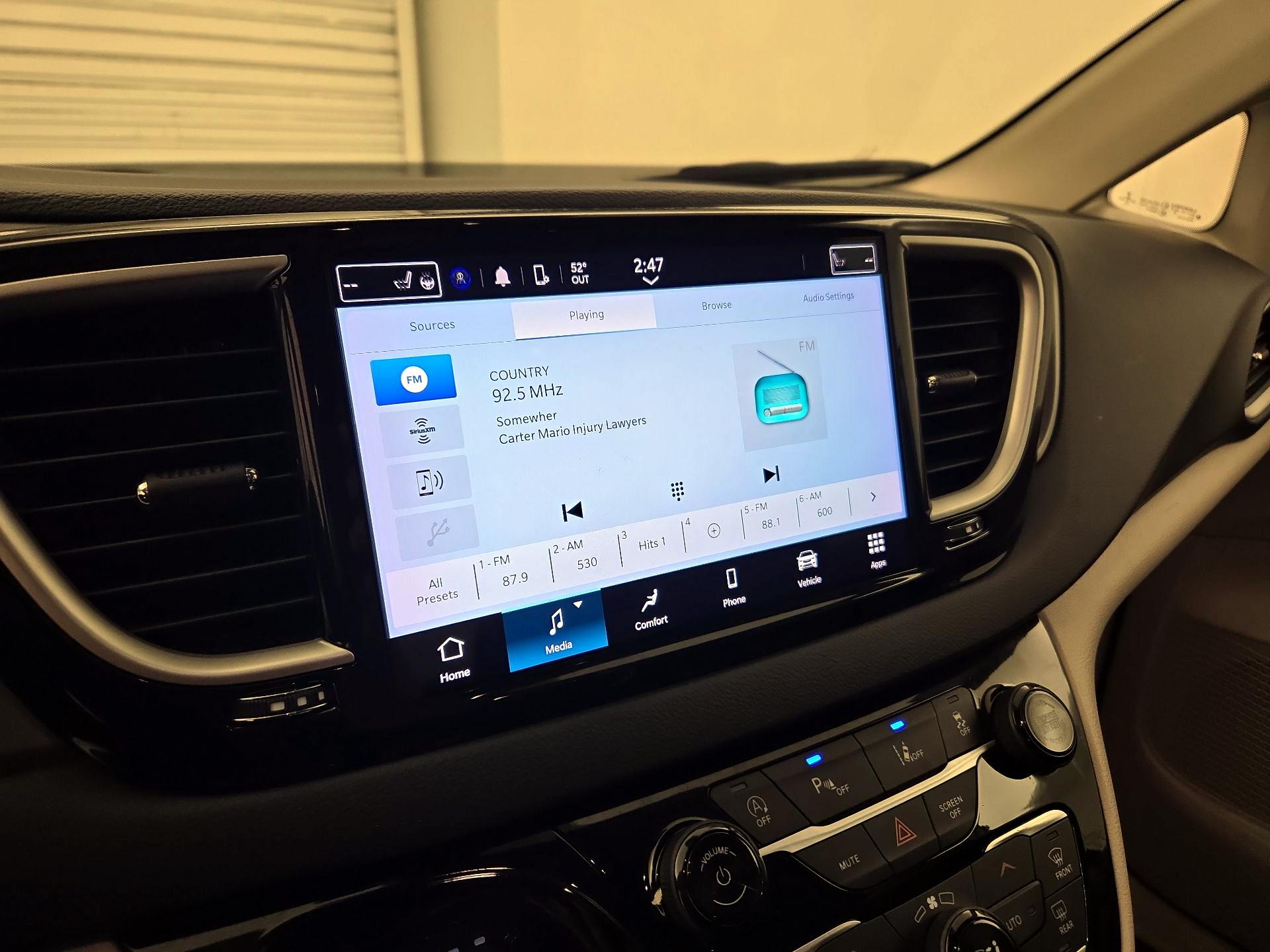 Thumbnail: 2023 Chrysler Pacifica - 15
