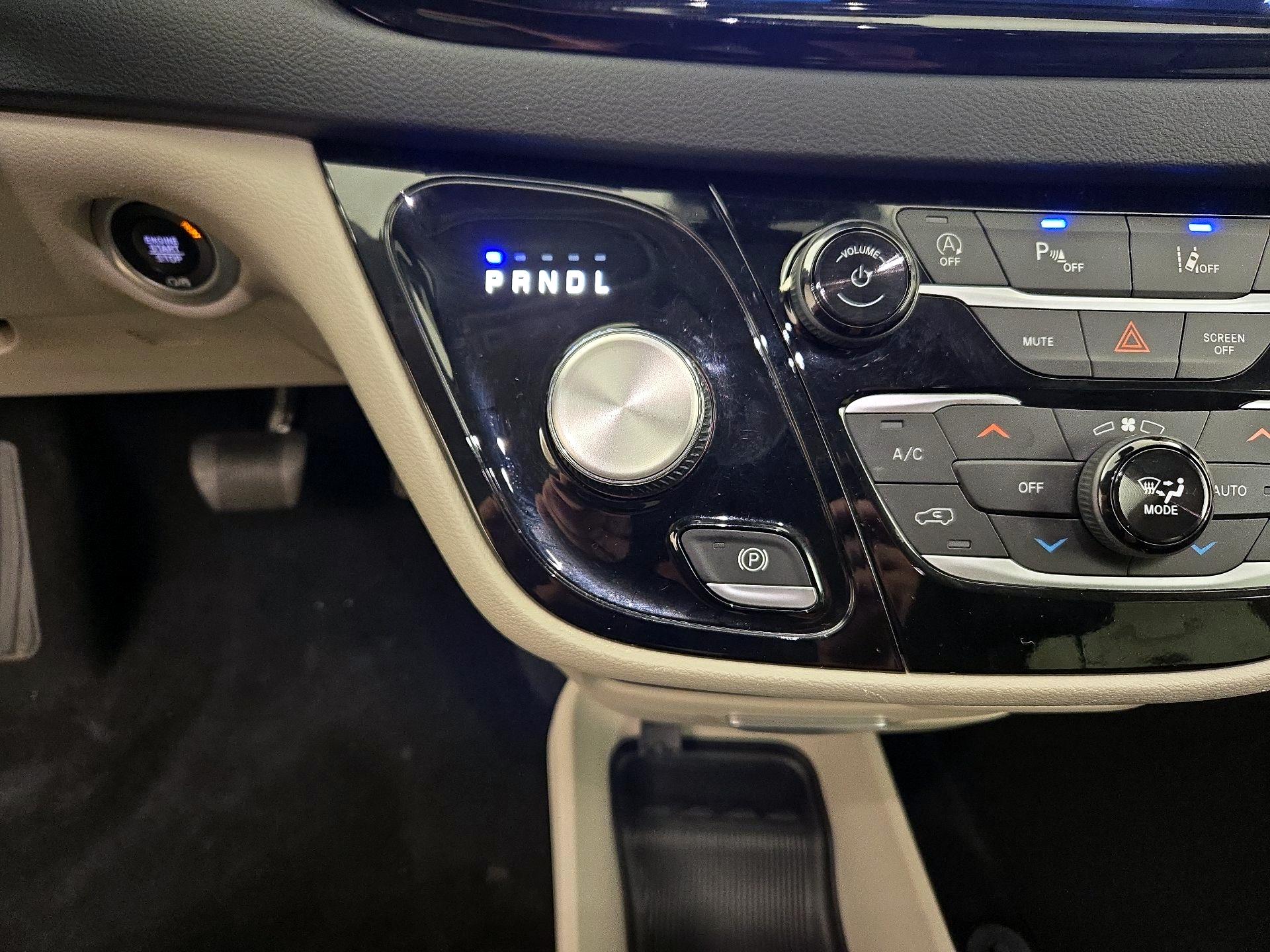 Thumbnail: 2023 Chrysler Pacifica - 17