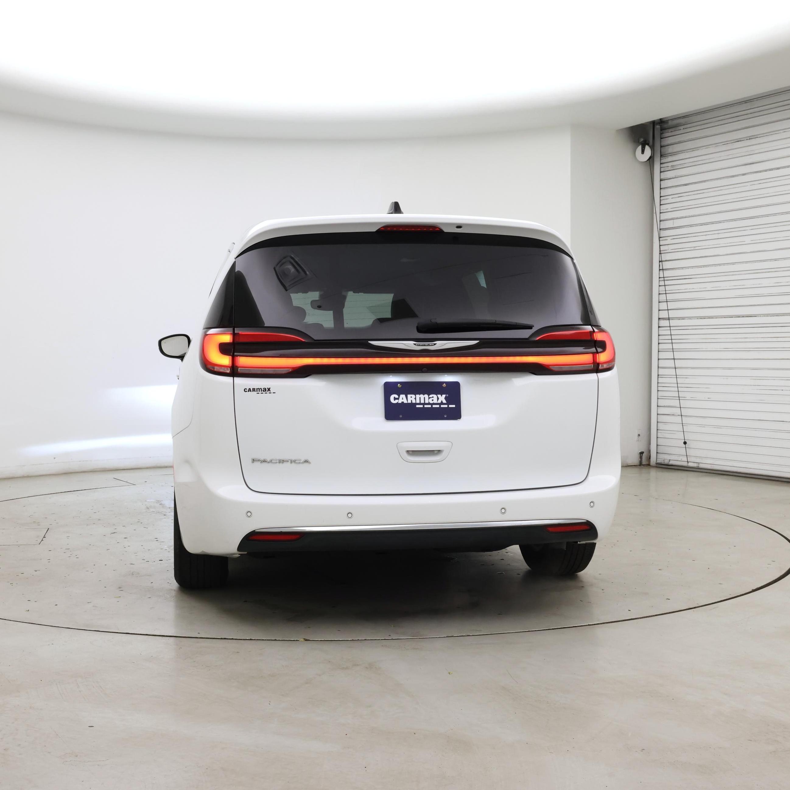 Thumbnail: 2023 Chrysler Pacifica - 6