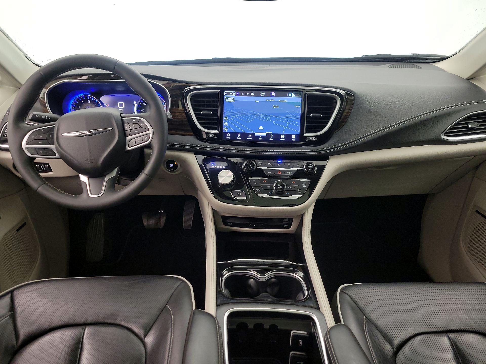 Thumbnail: 2023 Chrysler Pacifica - 9
