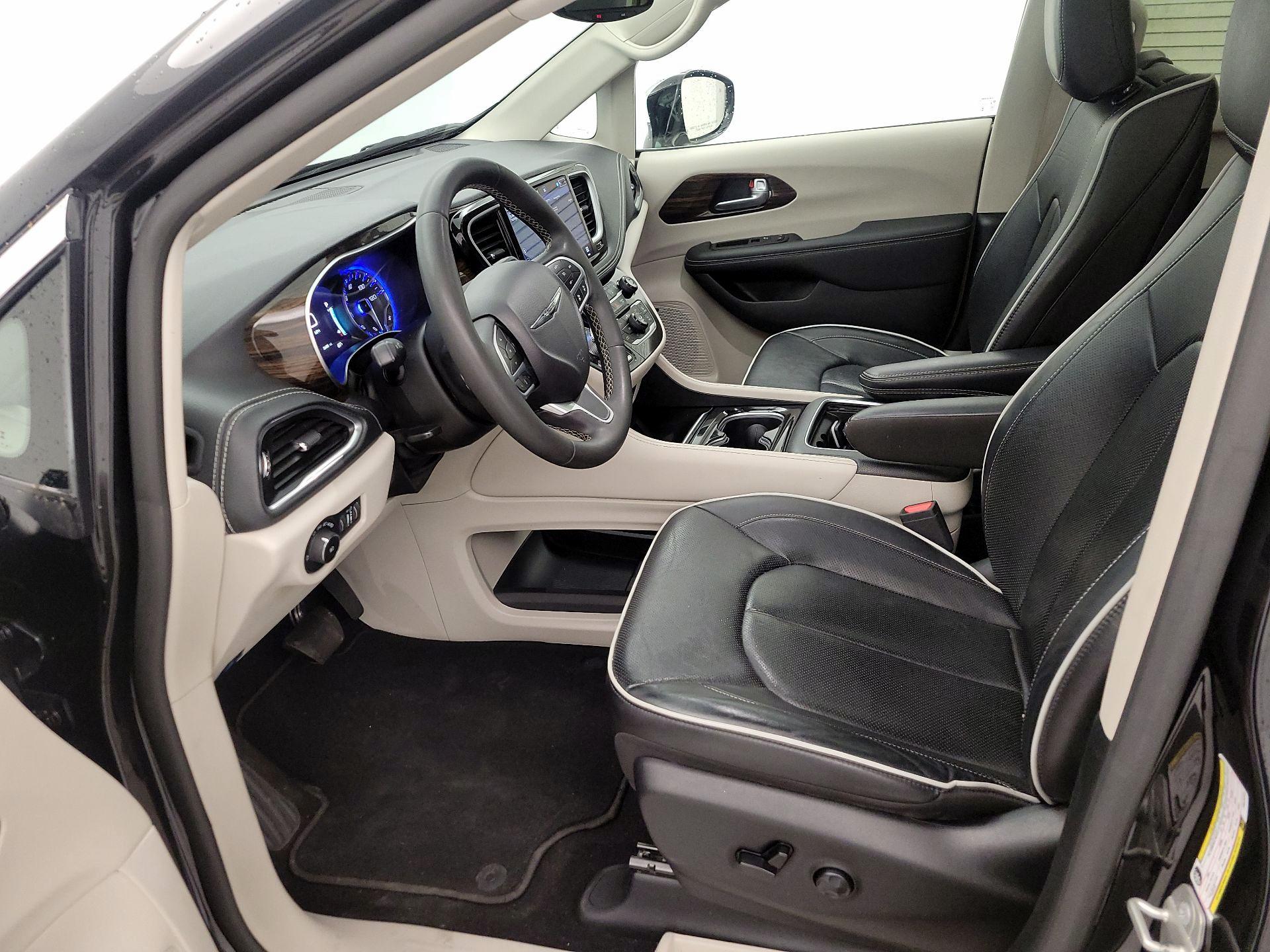 Thumbnail: 2023 Chrysler Pacifica - 11