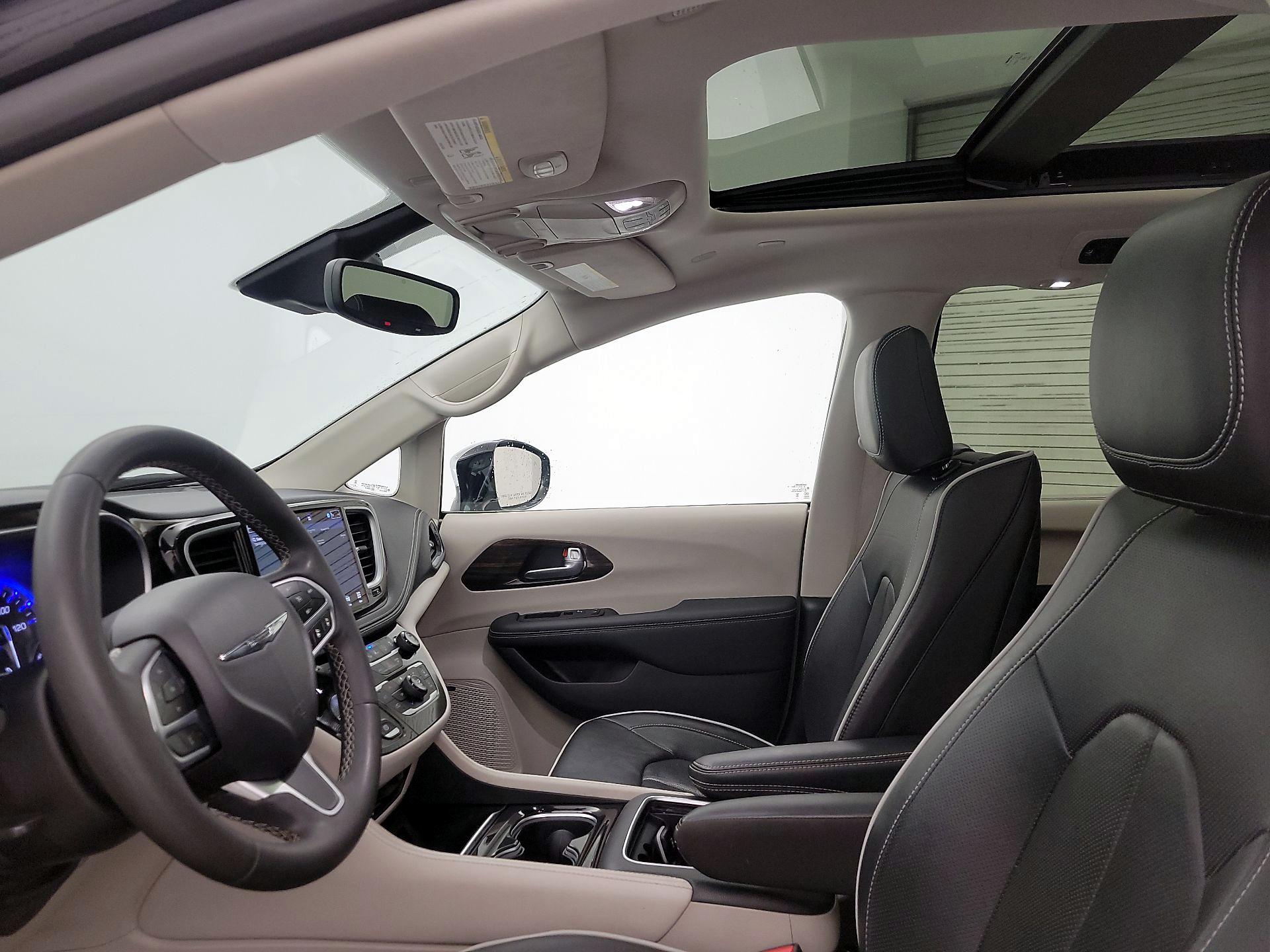 Thumbnail: 2023 Chrysler Pacifica - 20