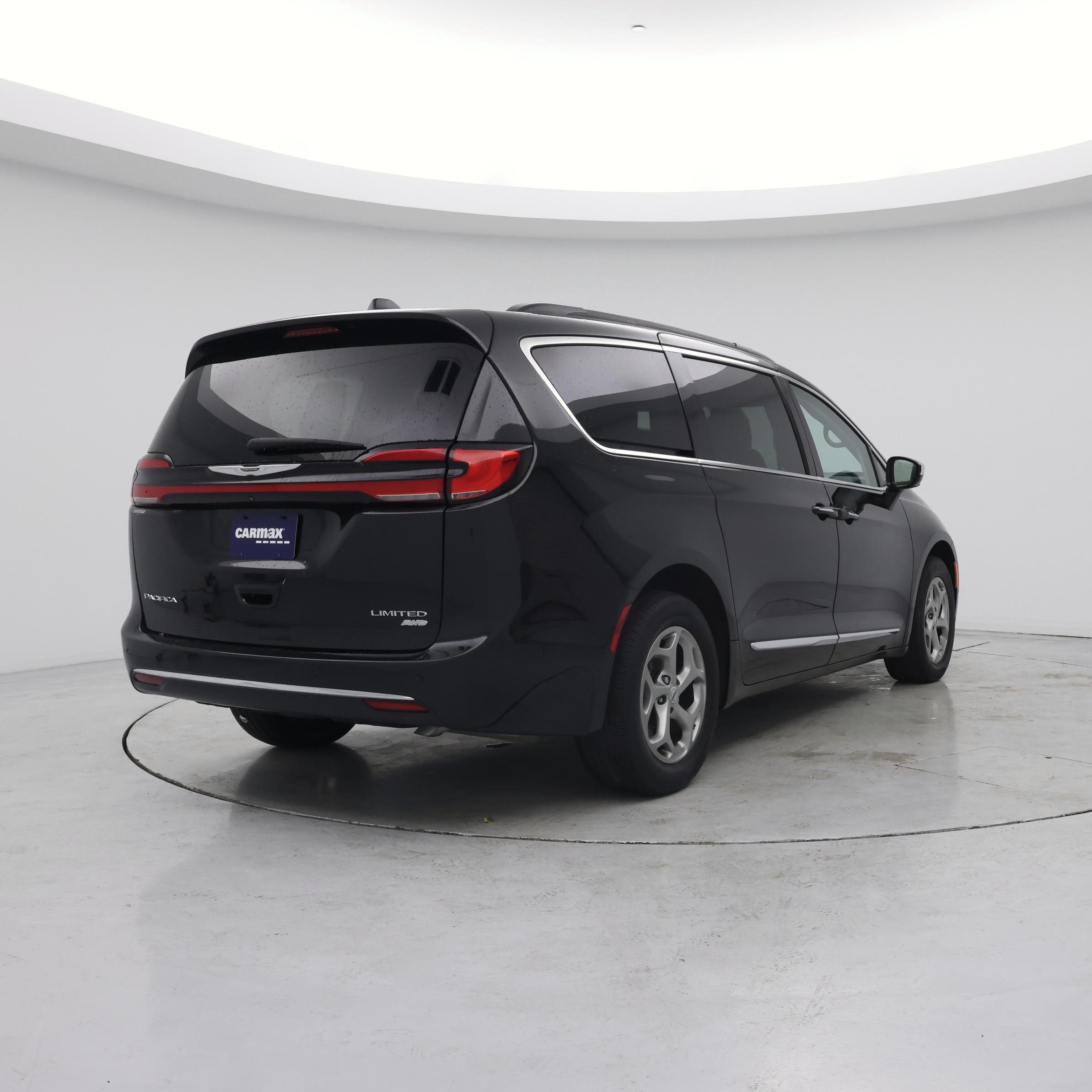 Thumbnail: 2023 Chrysler Pacifica - 8