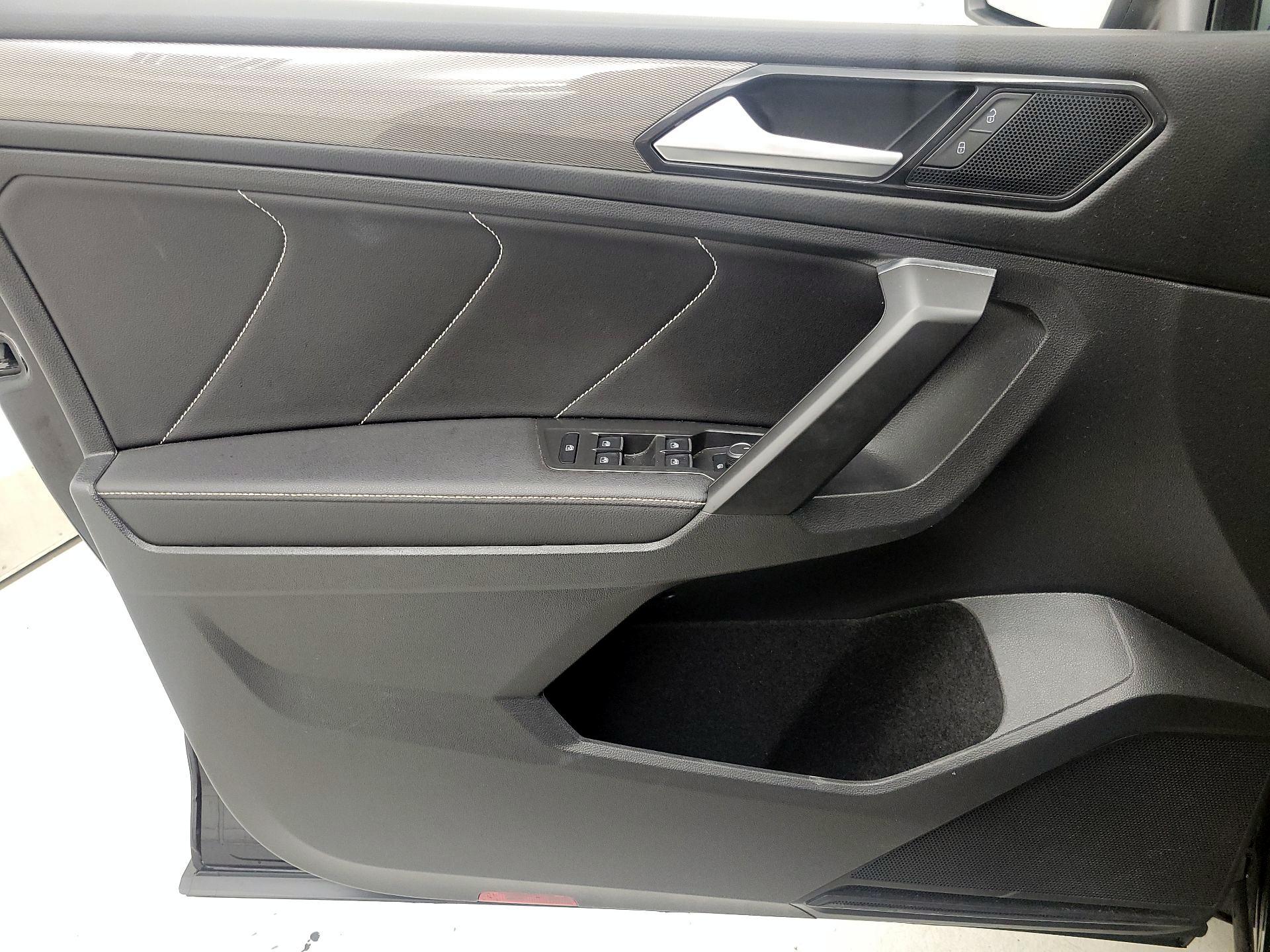 Thumbnail: 2022 Volkswagen Tiguan - 12