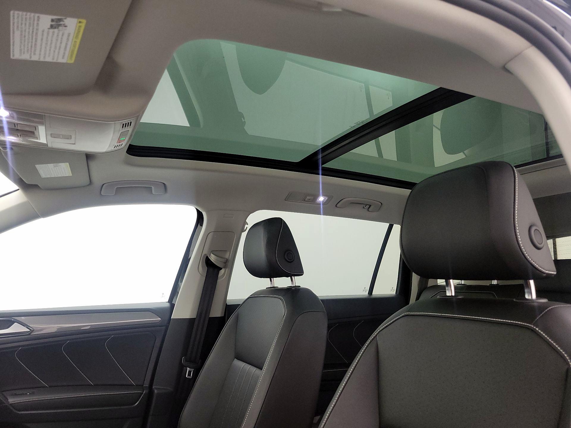 Thumbnail: 2022 Volkswagen Tiguan - 19