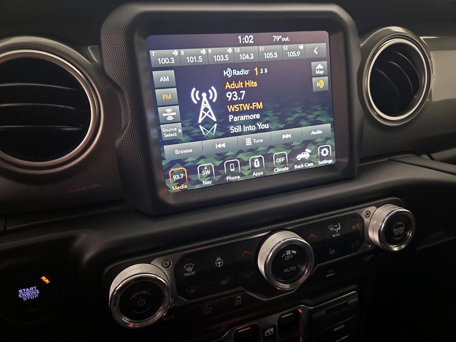 2022 Jeep Wrangler Unlimited Sahara - Photo 16