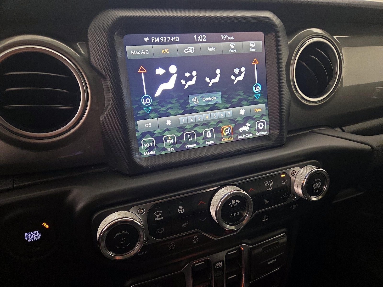 2022 Jeep Wrangler Unlimited Sahara - Photo 17