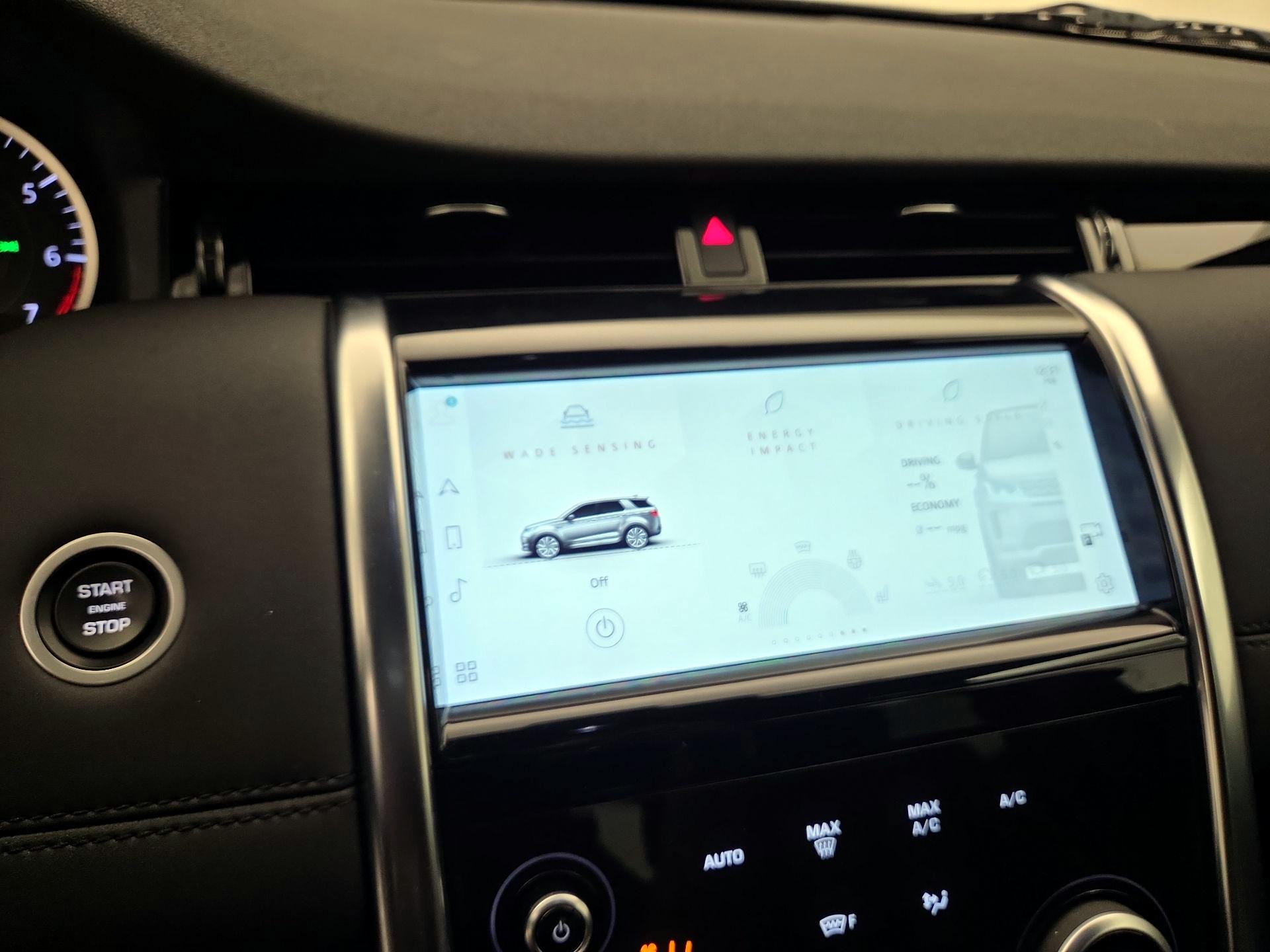 Thumbnail: 2021 Land Rover Discovery Sport - 16