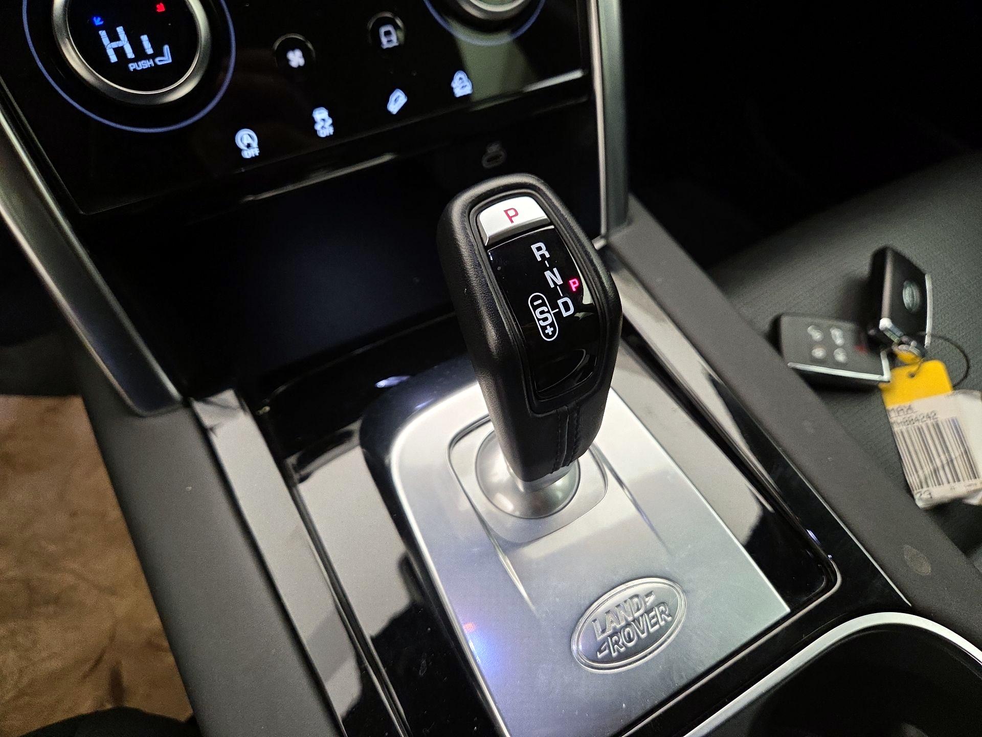 Thumbnail: 2021 Land Rover Discovery Sport - 18
