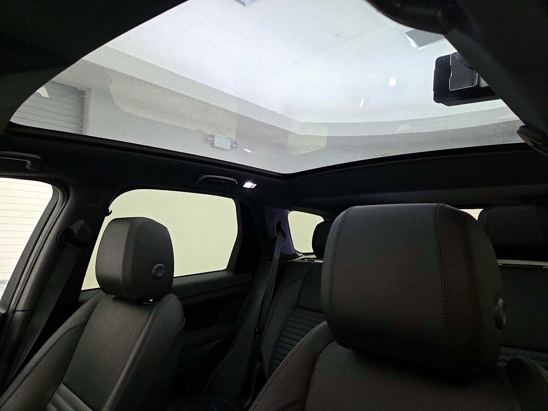 Thumbnail: 2021 Land Rover Discovery Sport - 20