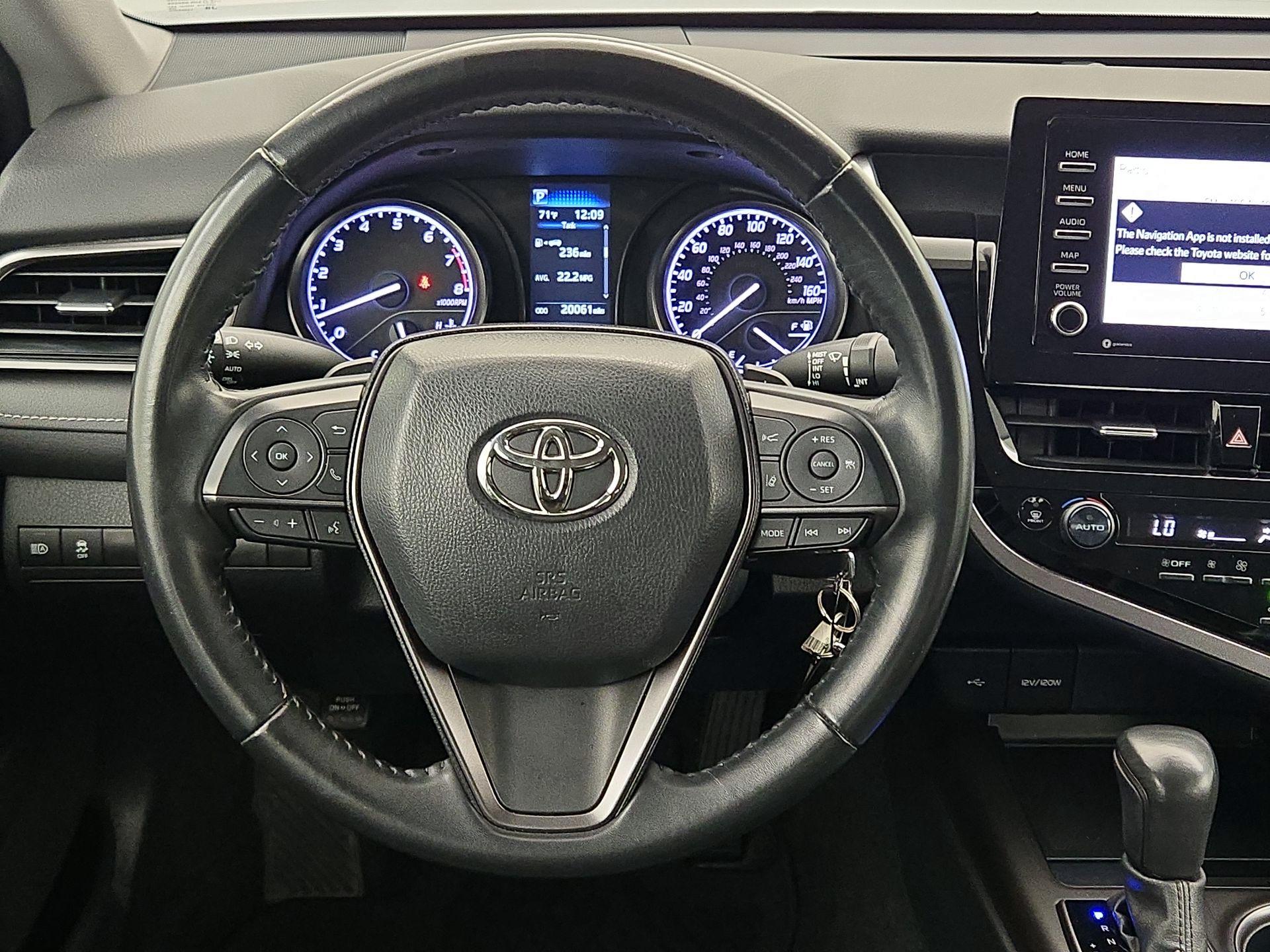 Thumbnail: 2023 Toyota Camry - 10