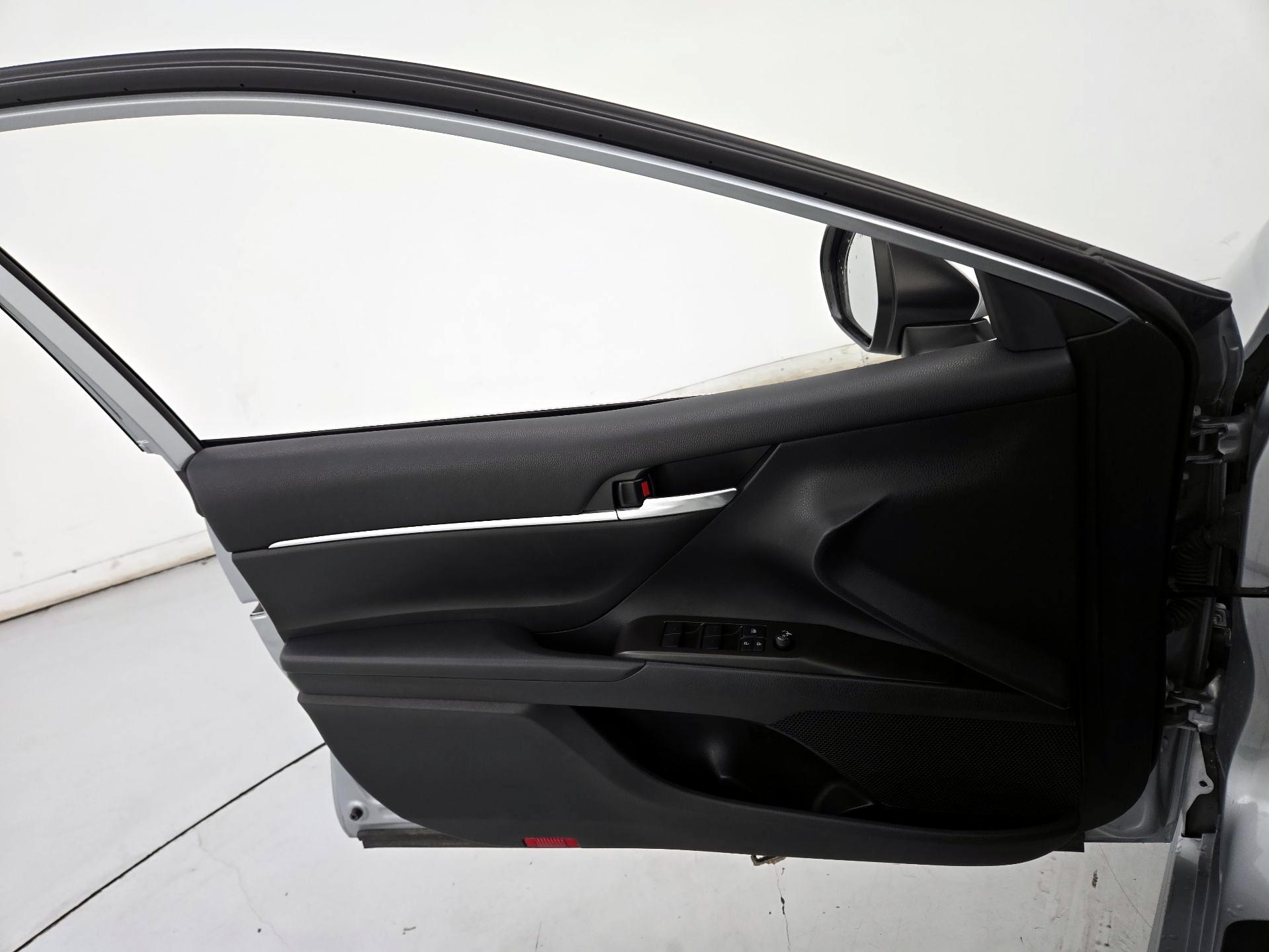 Thumbnail: 2023 Toyota Camry - 12