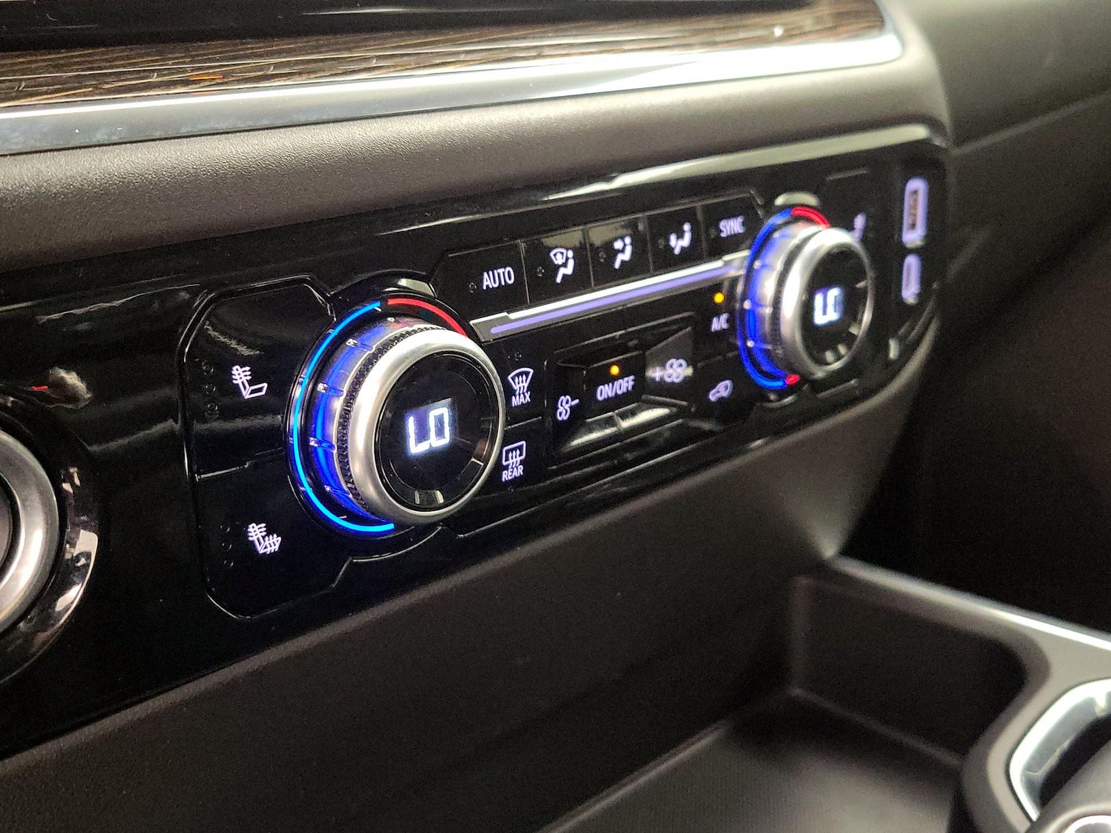 2024 GMC Sierra 1500 Elevation - Photo 17