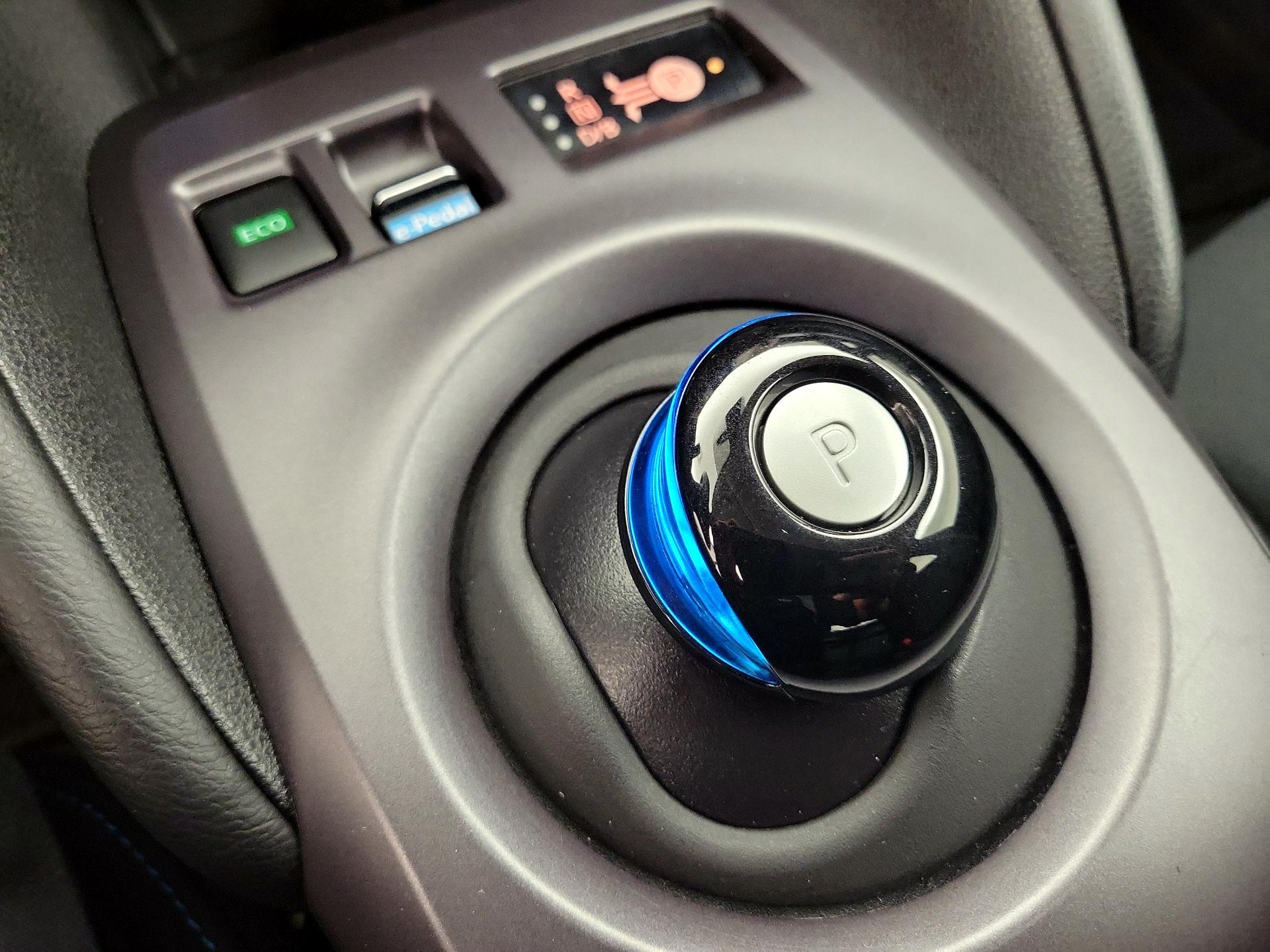 Thumbnail: 2024 Nissan Leaf - 17