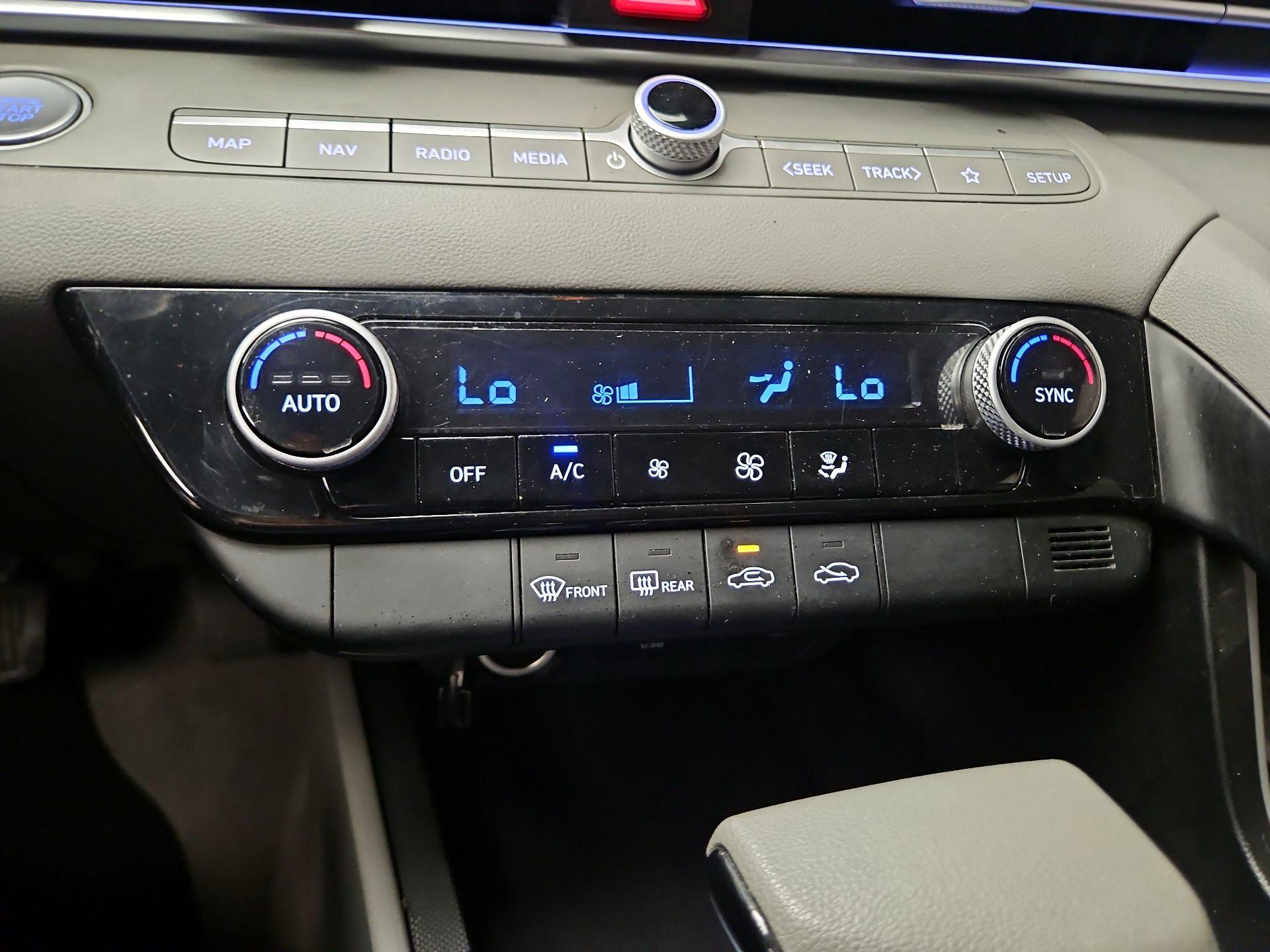 Thumbnail: 2024 Hyundai Elantra - 17