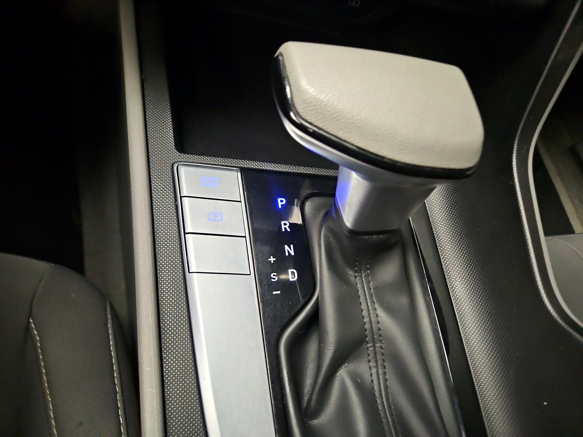 Thumbnail: 2024 Hyundai Elantra - 18