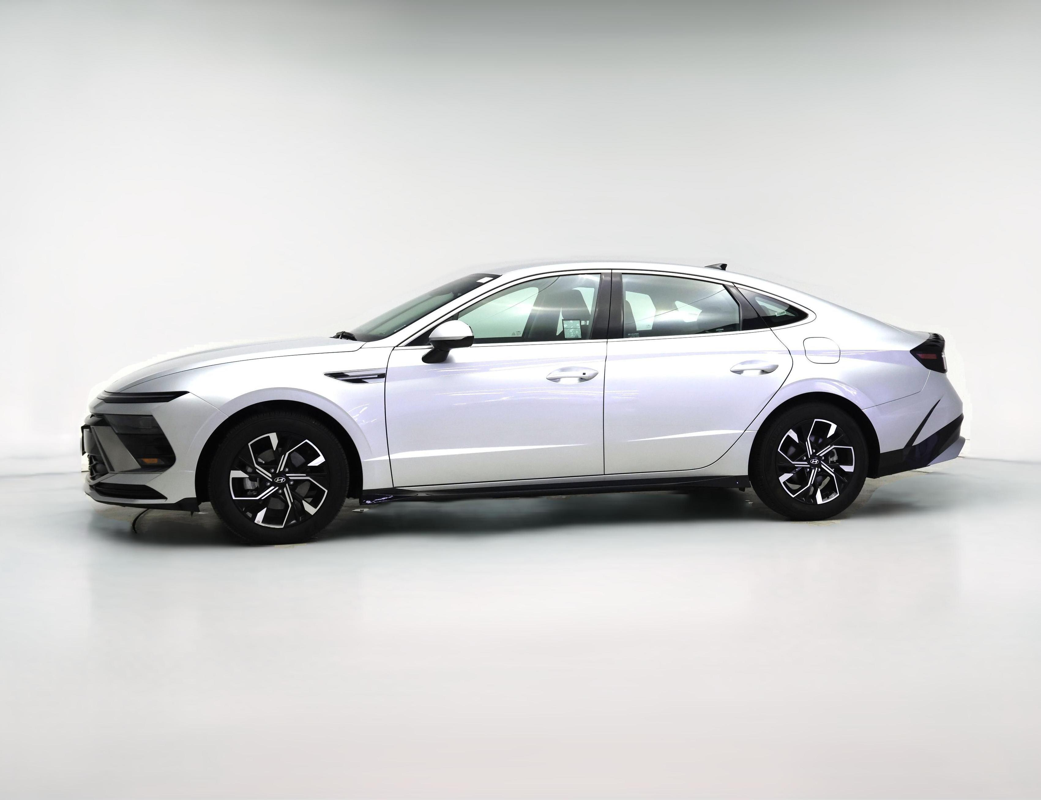 Thumbnail: 2025 Hyundai Sonata - 1
