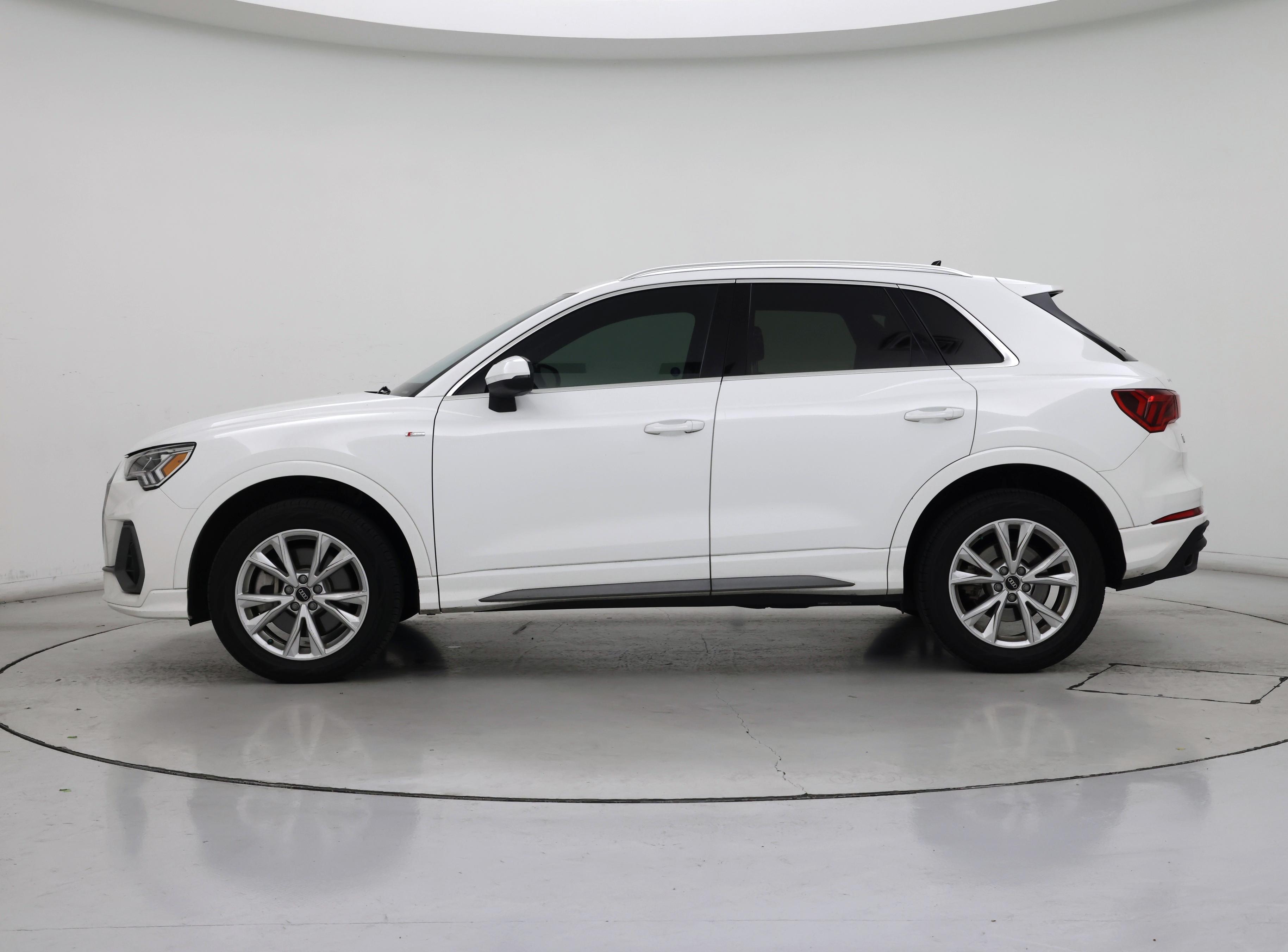 Thumbnail: 2023 Audi Q3 - 3
