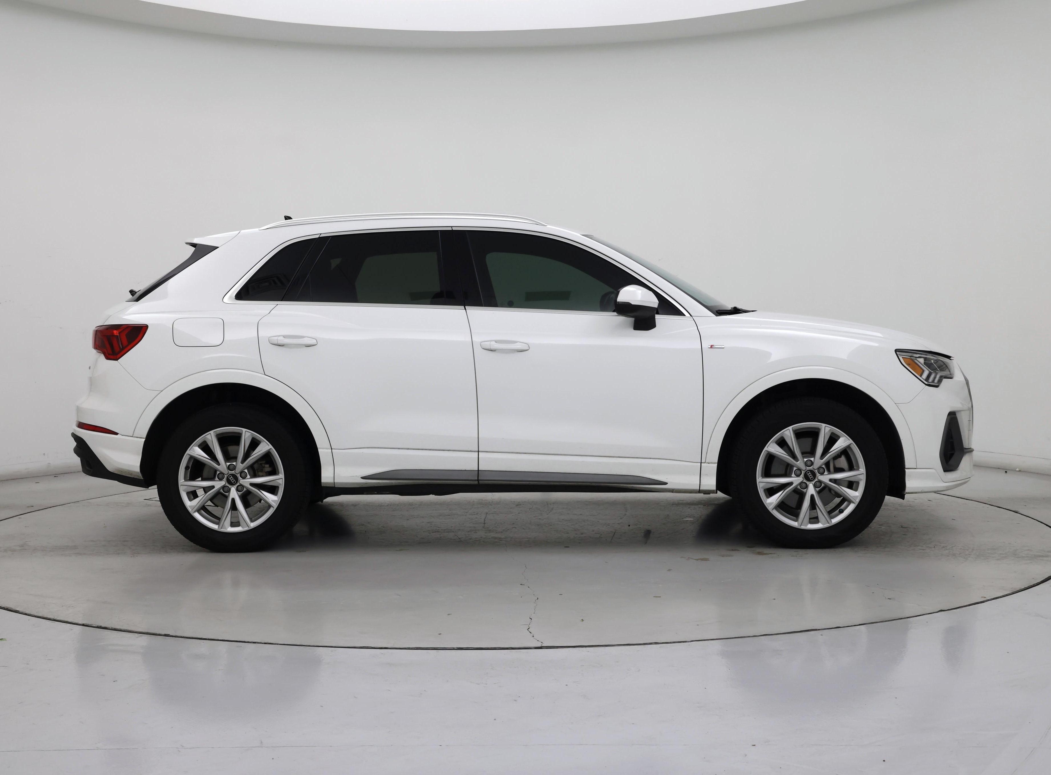 Thumbnail: 2023 Audi Q3 - 7