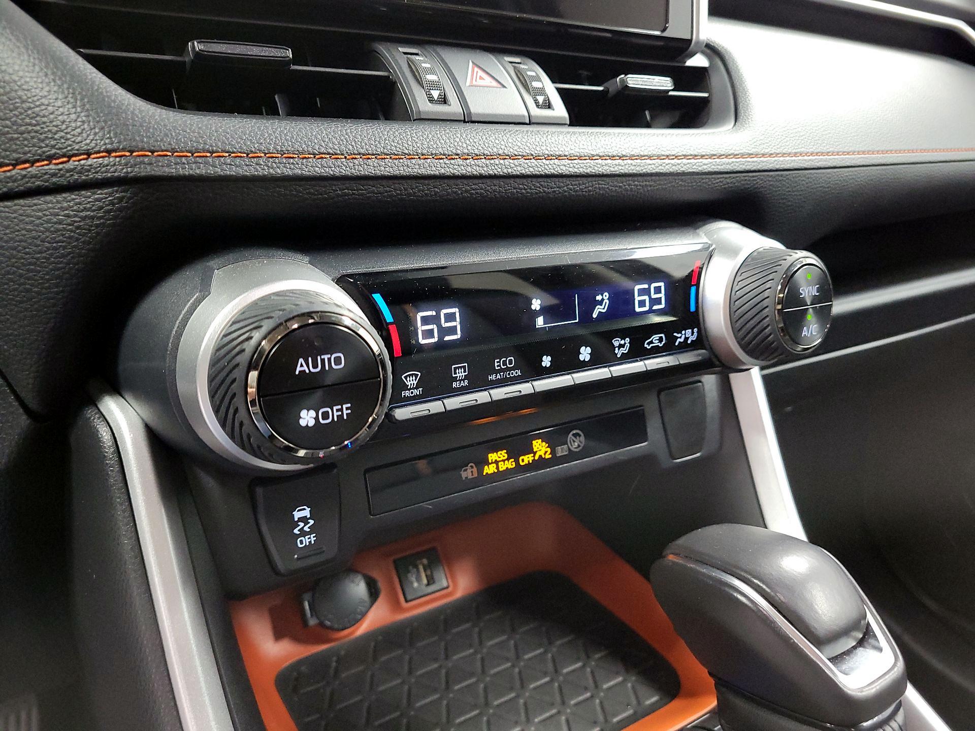 Thumbnail: 2024 Toyota RAV4 - 16