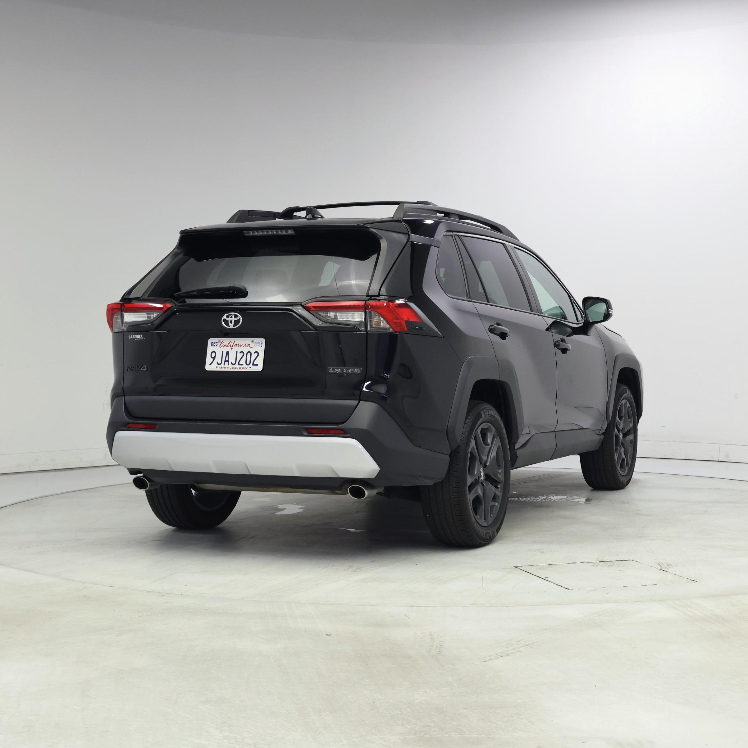 Thumbnail: 2024 Toyota RAV4 - 8