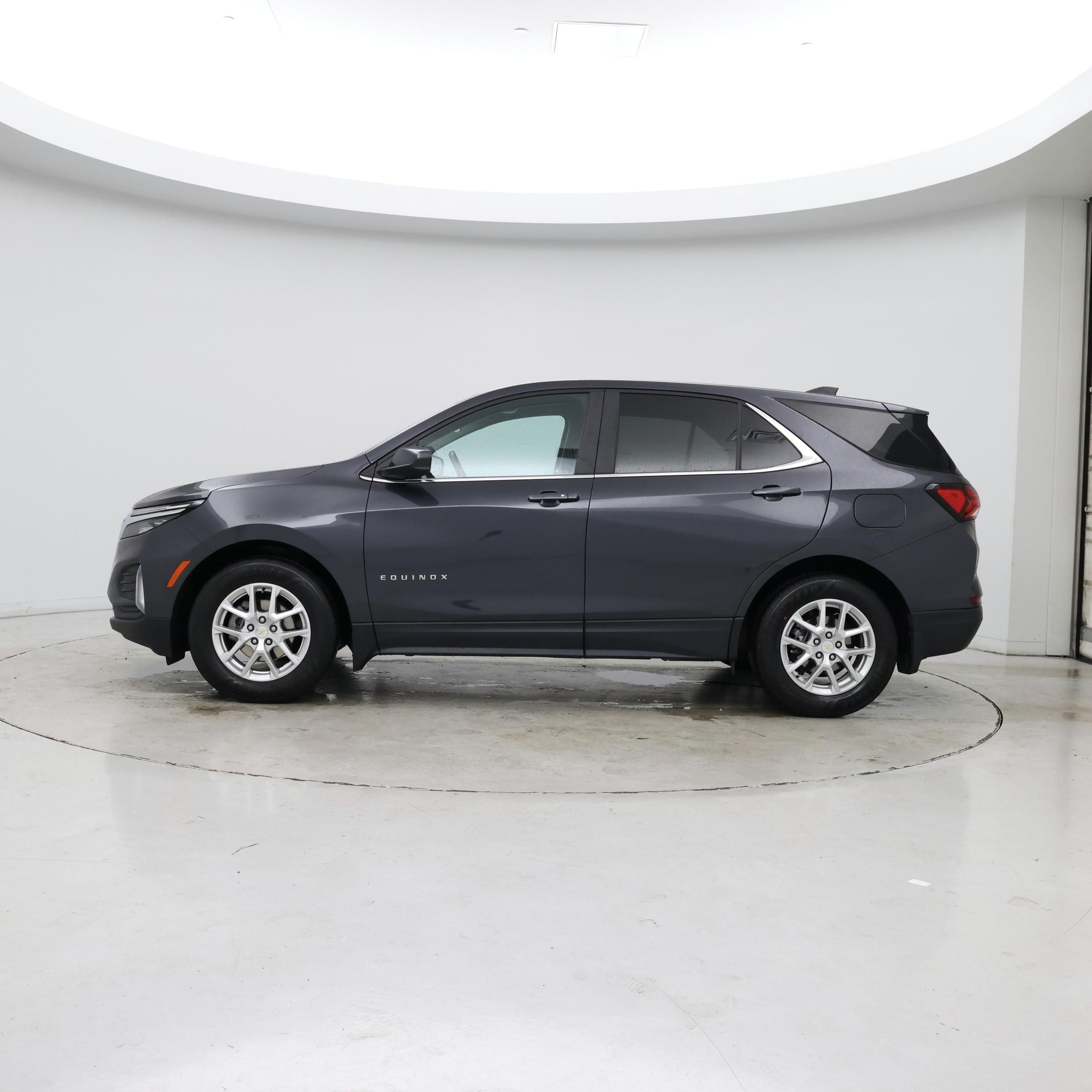 Thumbnail: 2022 Chevrolet Equinox - 3
