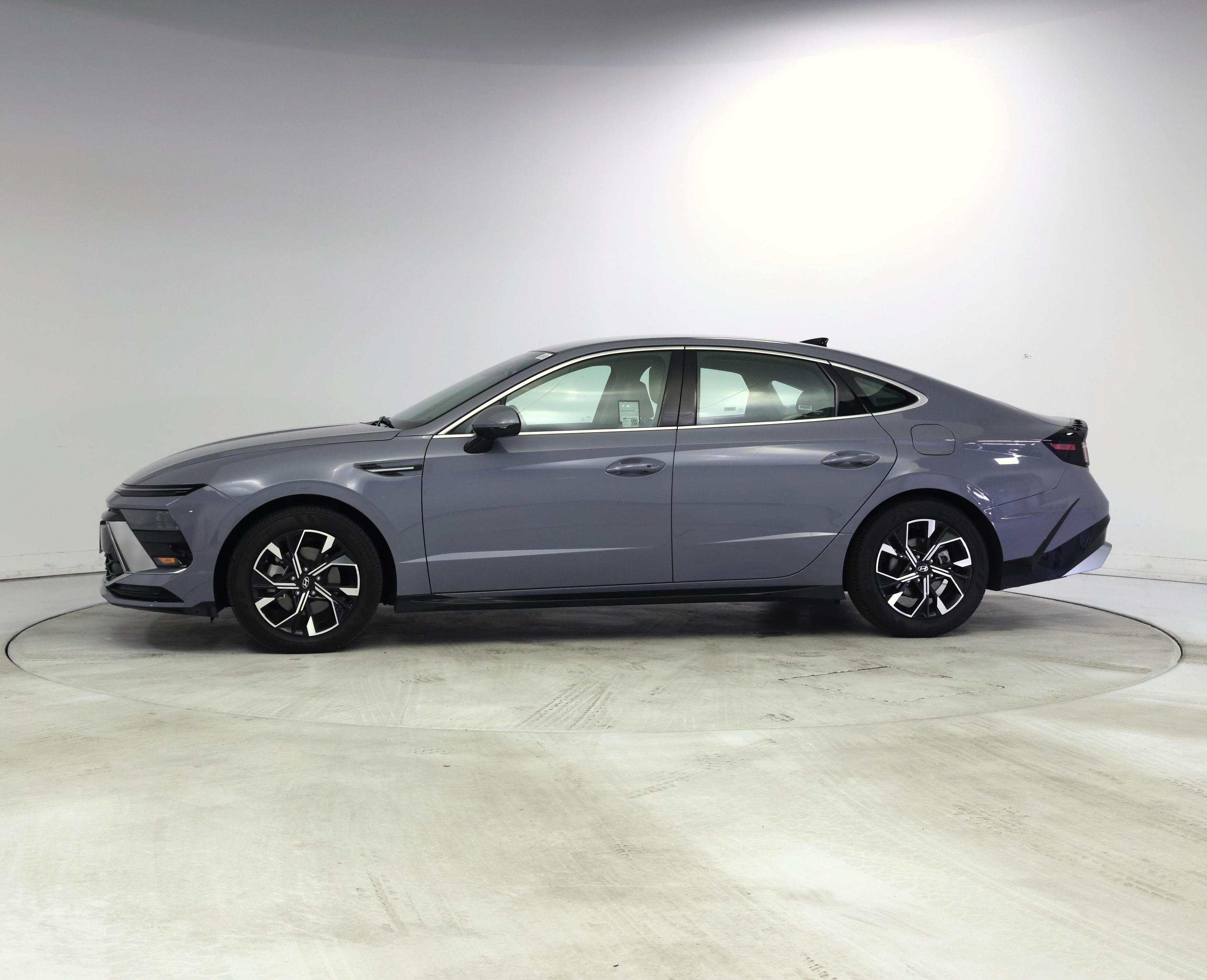 Thumbnail: 2025 Hyundai Sonata - 3