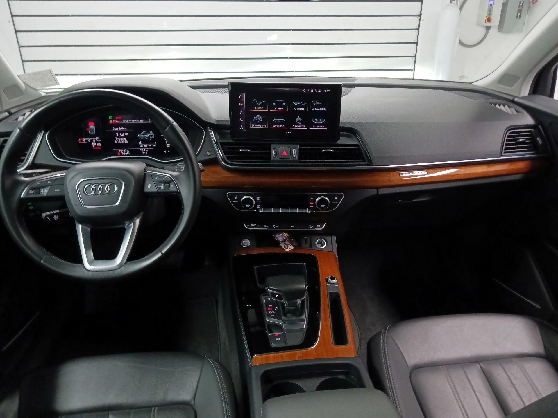 Thumbnail: 2023 Audi Q5 - 9