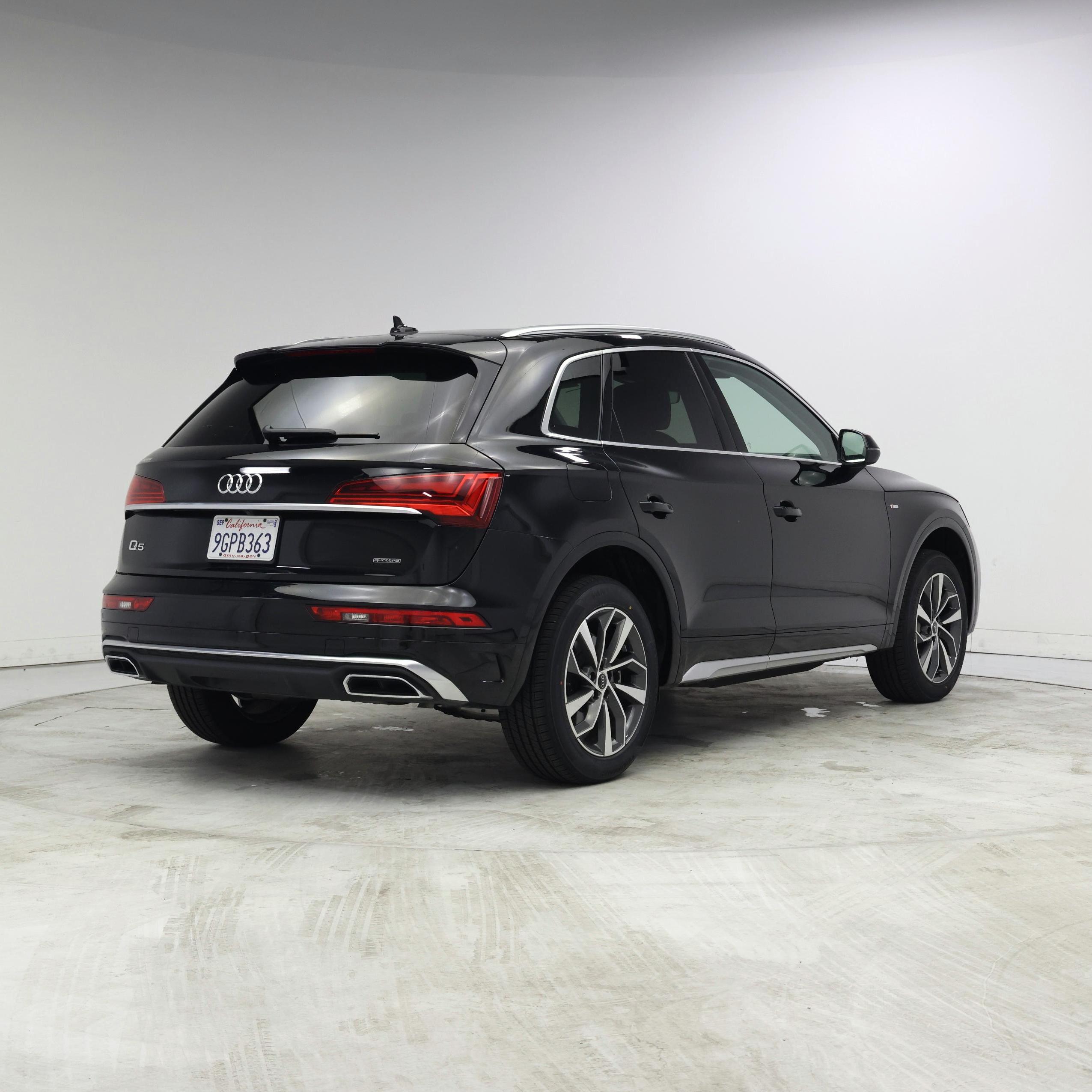 Thumbnail: 2023 Audi Q5 - 8