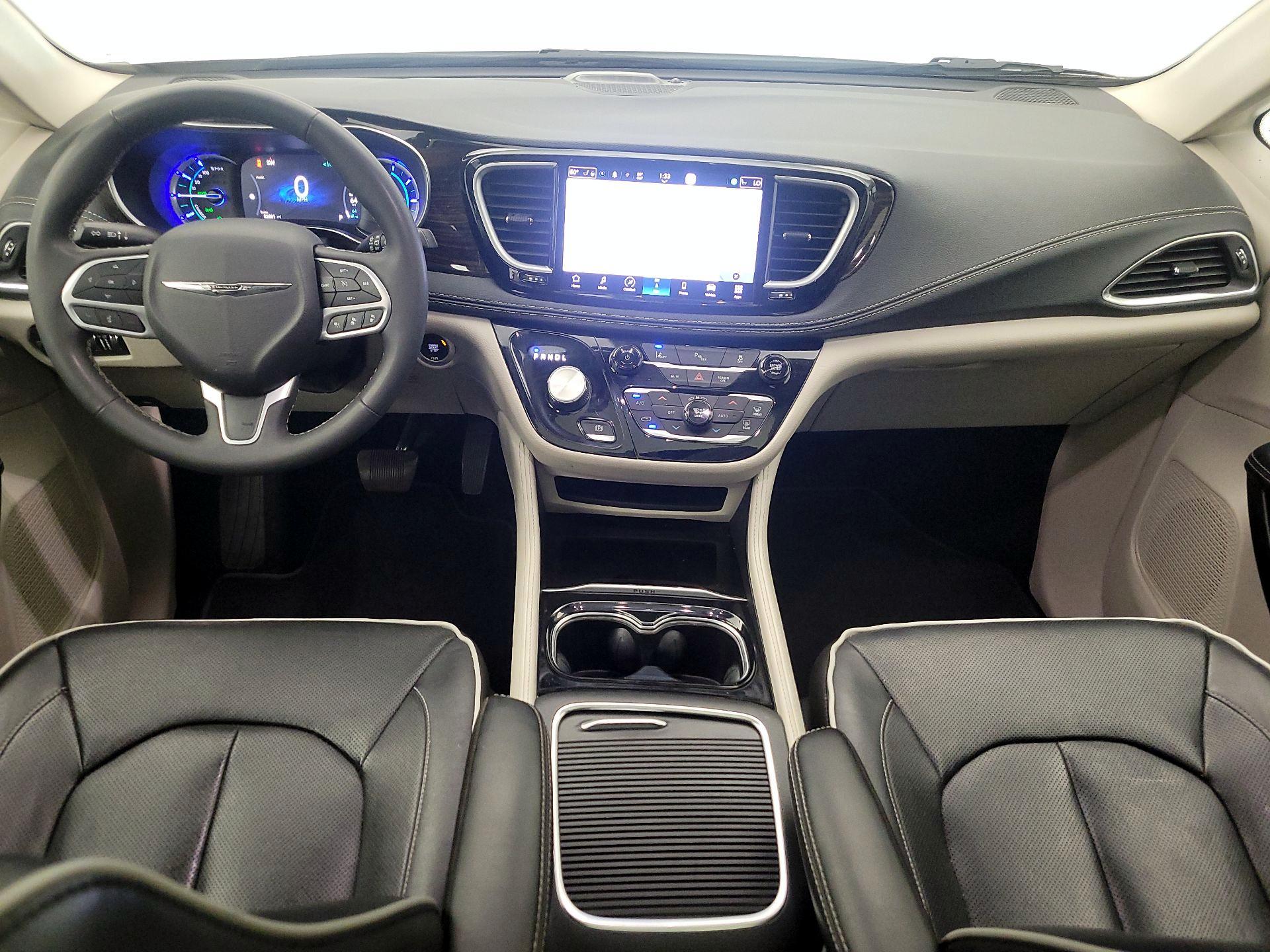 Thumbnail: 2023 Chrysler Pacifica - 9