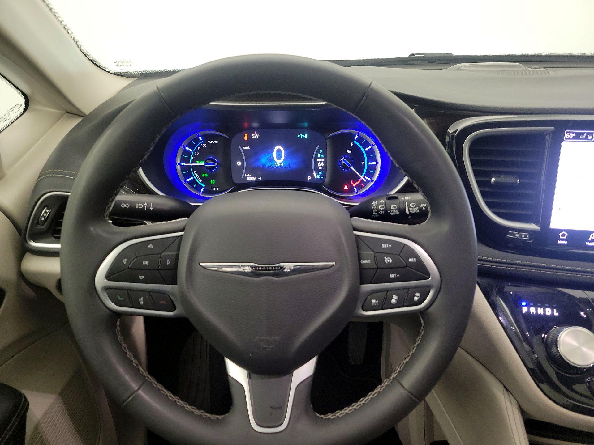 Thumbnail: 2023 Chrysler Pacifica - 10