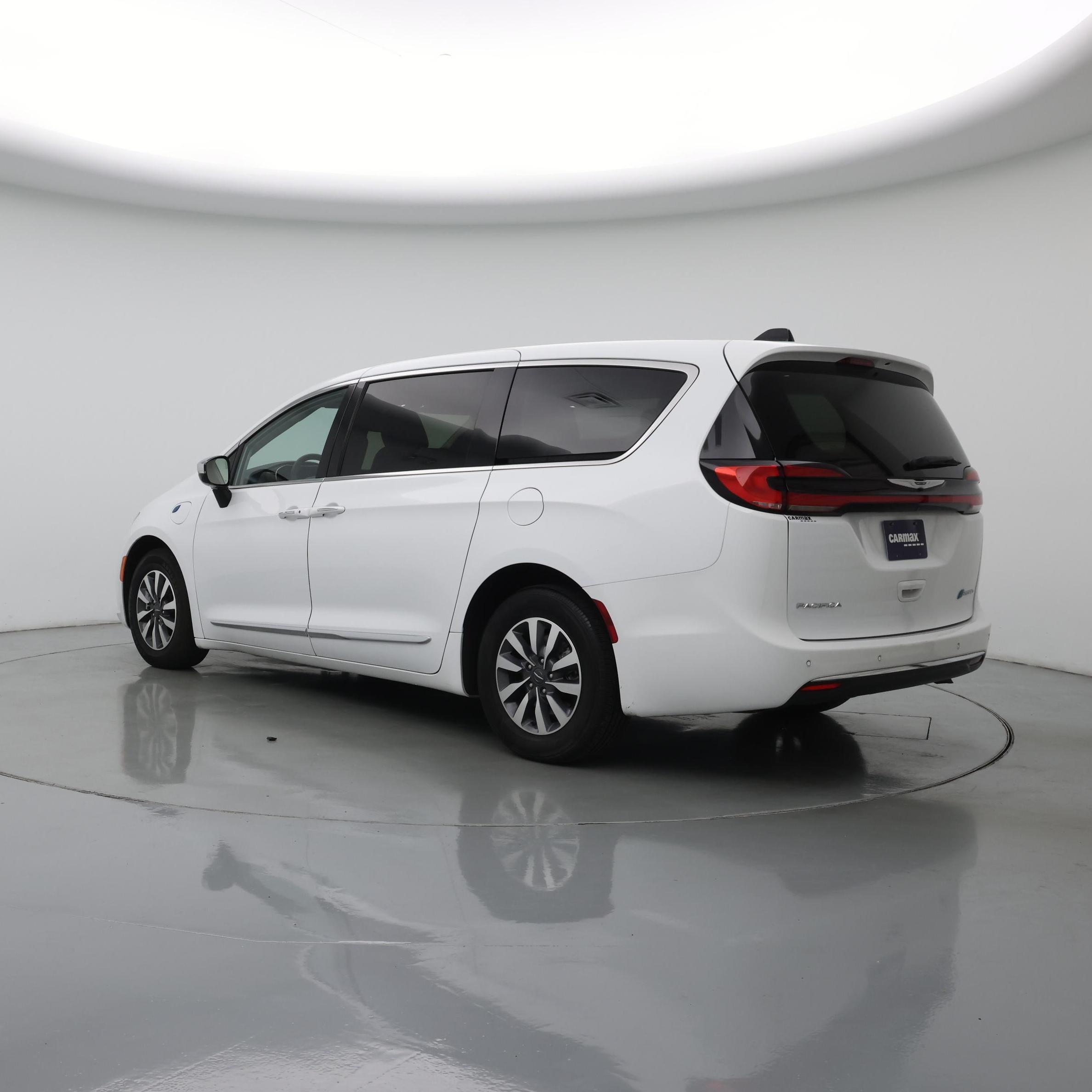 Thumbnail: 2023 Chrysler Pacifica - 2