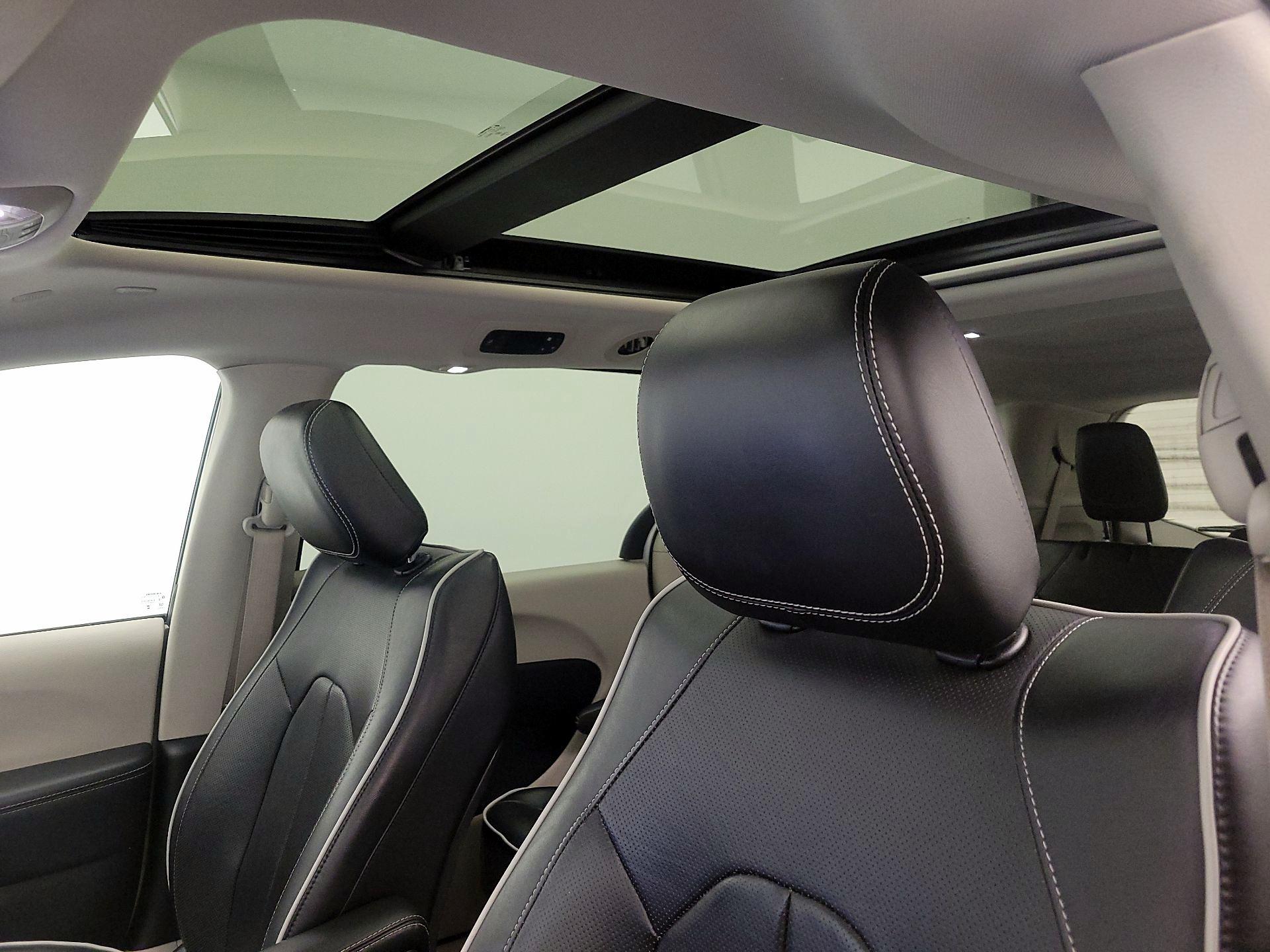 Thumbnail: 2023 Chrysler Pacifica - 20