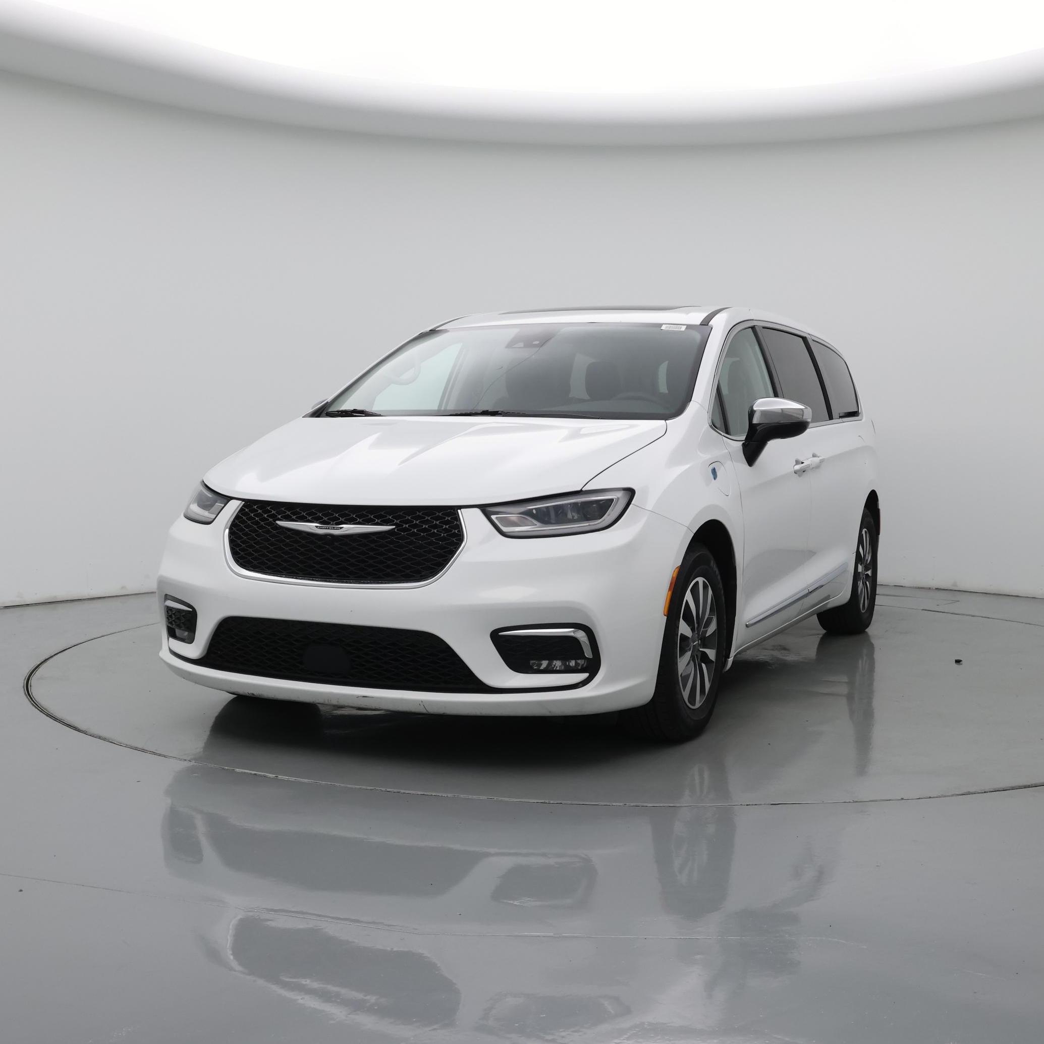 Thumbnail: 2023 Chrysler Pacifica - 4